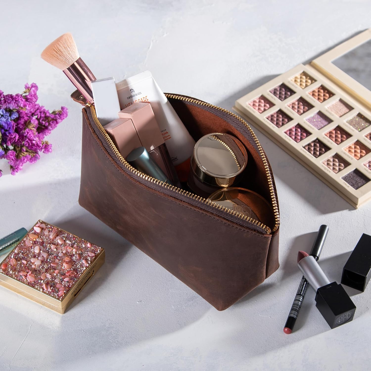 Damen-Kosmetiktasche
Leder Kulturbeutel
Make-up Tasche
Echtes Leder
Reise-Kulturbeutel
Damenaccessoire
Beauty Tasche
Pflegeprodukte Tasche
Stilvoller Kulturbeutel
Leder Accessoire