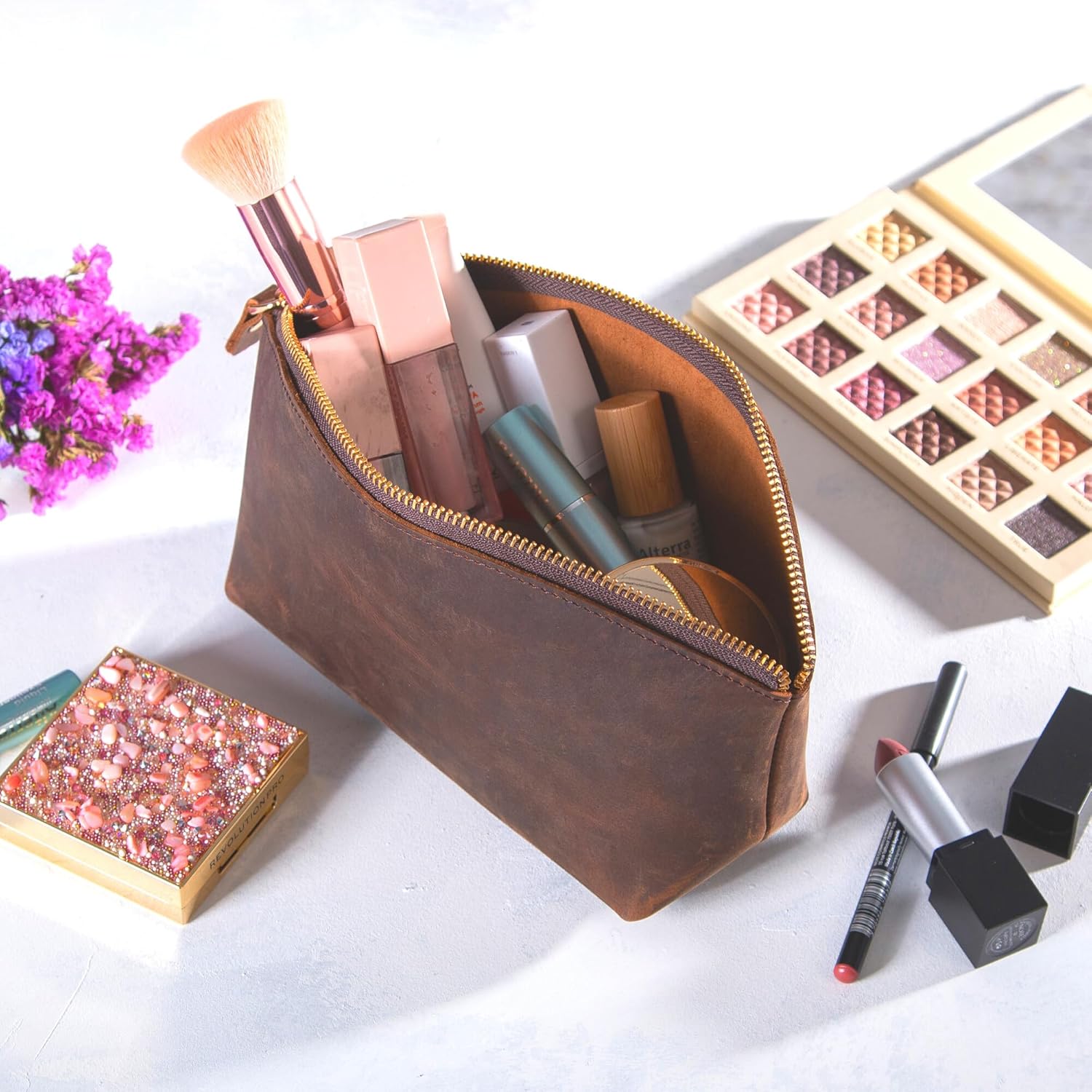 Ledertasche
Kosmetiktasche
Damen Kulturbeutel
Echtes Leder
Makeup-Tasche
Kulturbeutel Leder
Reisebegleiter
Beauty-Accessoire
Stilvoller Kulturbeutel
Pflegeprodukte Tasche