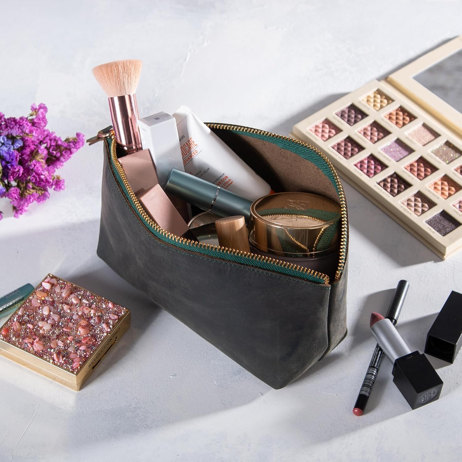 Leder
Kosmetiktasche
Damen
Kulturbeutel
Echtes Leder
Makeup-Box
Beauty-Tasche
Reiseaccessoire
Elegant
Praktisch