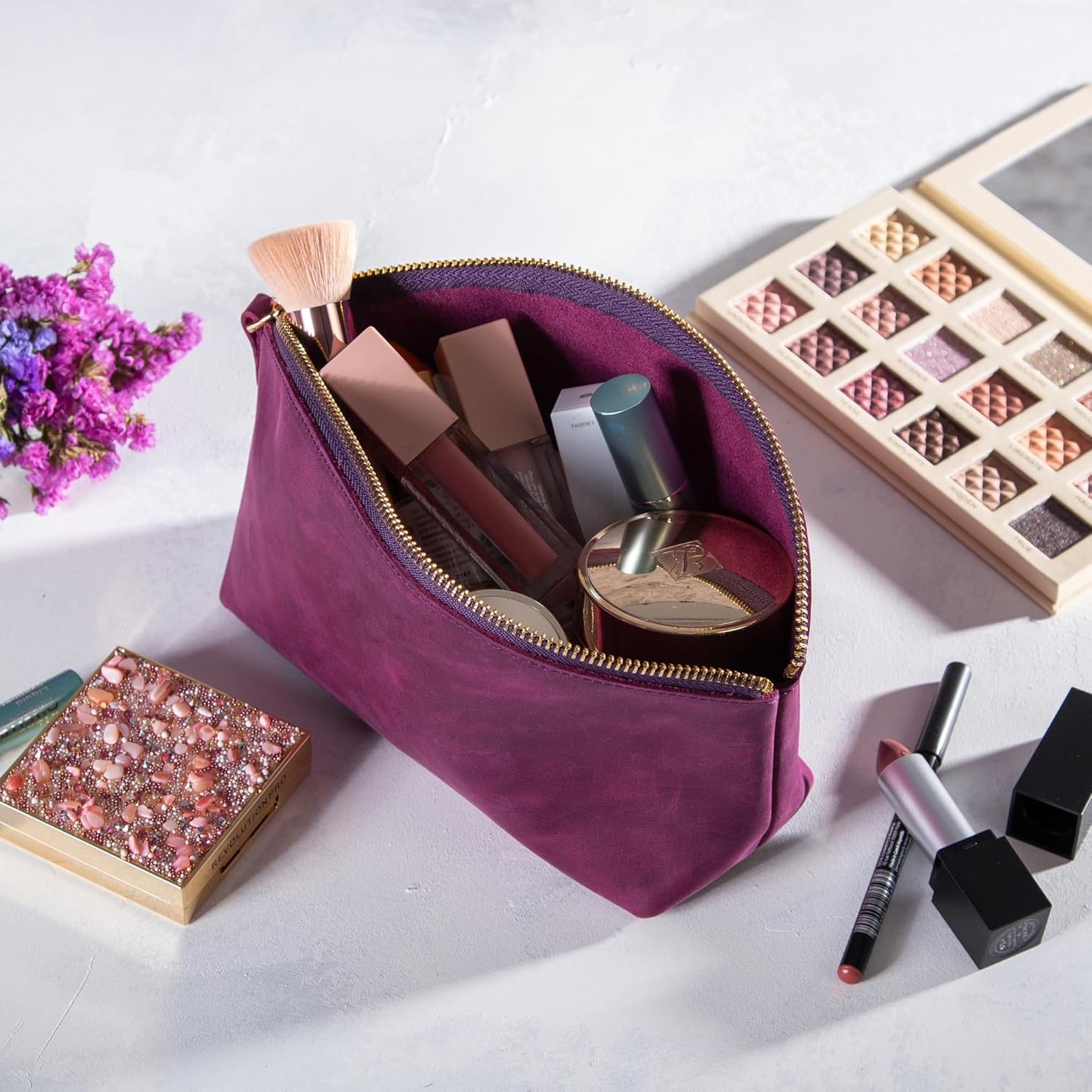 Leder
Kosmetiktasche
Damen
Kulturbeutel
Echtleder
Make-up
Reiseaccessoire
Pflegeprodukte
Elegant
Stylisch