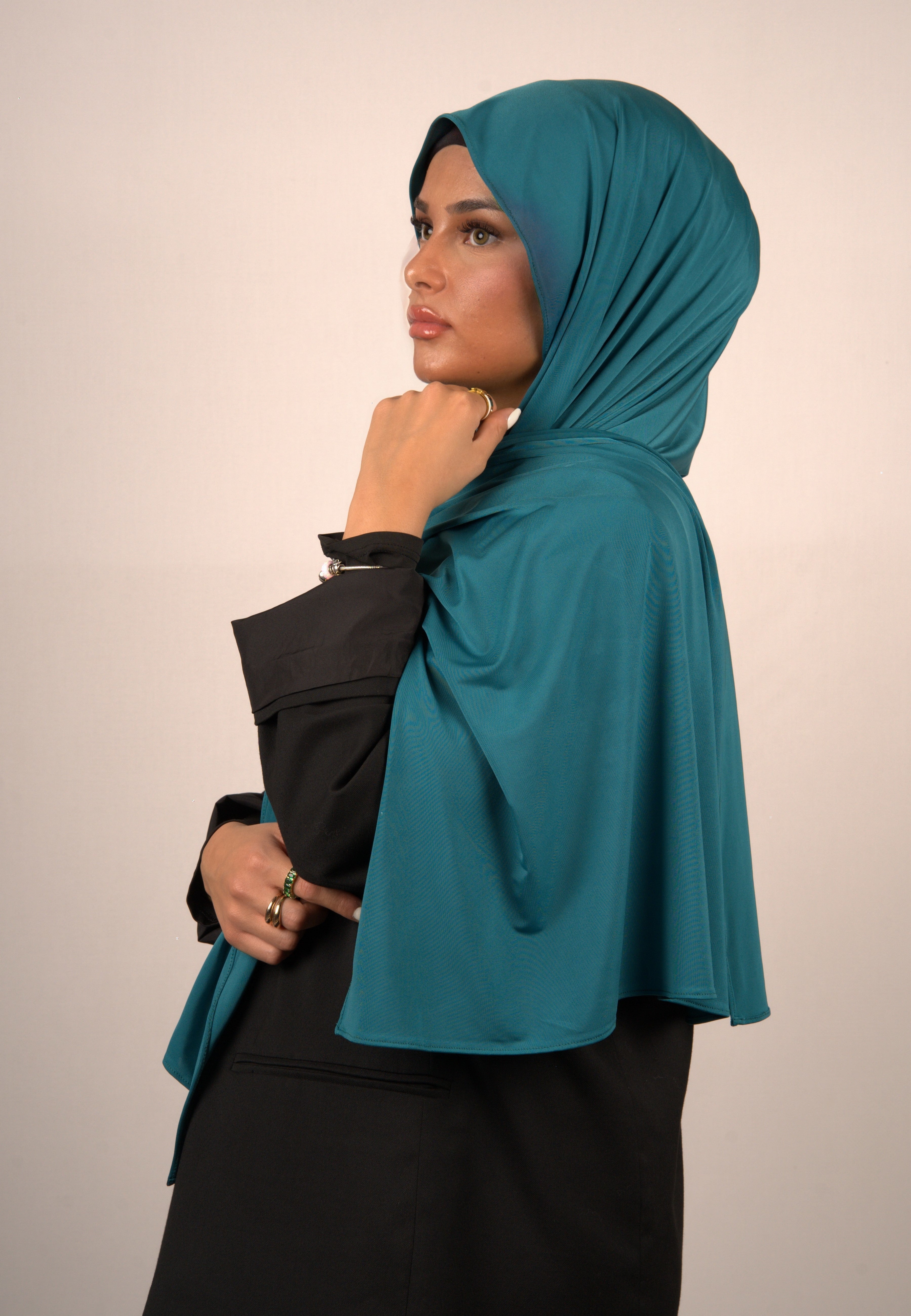 Hijab Dark Cyan
Lequid Damenkopftuch
Islamischer Jersey Schal
Schickes Basörtü
Jersey Hijab für Alltag und Events
Hochwertiges muslimisches Kopftuch
Modest Wear Hijab
Jersey Tuch muslimisch
Damen Hijab weich und atmungsaktiv
Islam Fashion Kopftuch