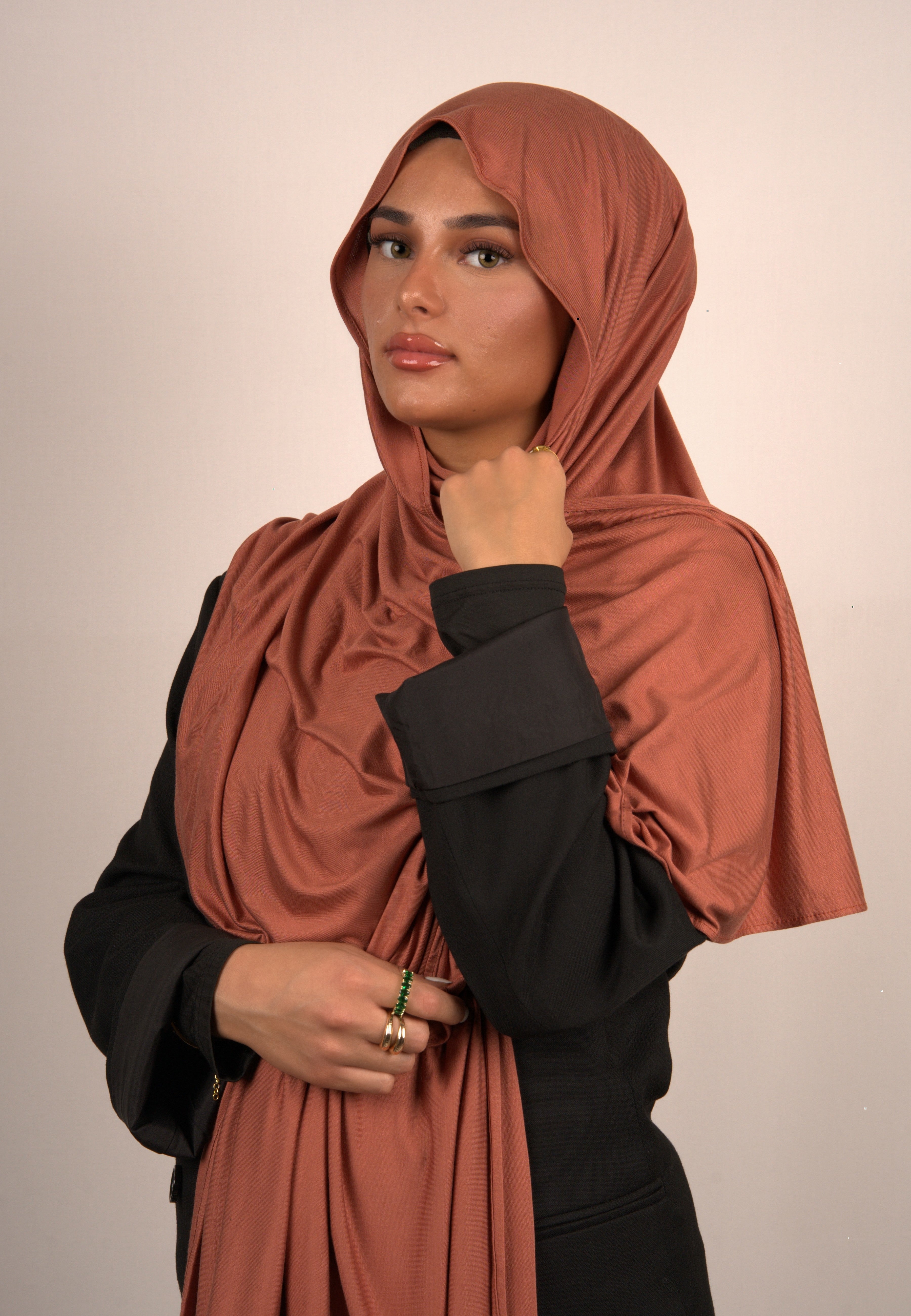 Coral Hijab
Cotton Premium Jersey Kopftuch
Basörtü Schal
Modest Hijab Coral
Islamische Damenmode
Weiches Jersey Kopftuch
Hijab Schal Coral
Muslimische Bekleidung
Modernes Basörtü
Premium Hijab