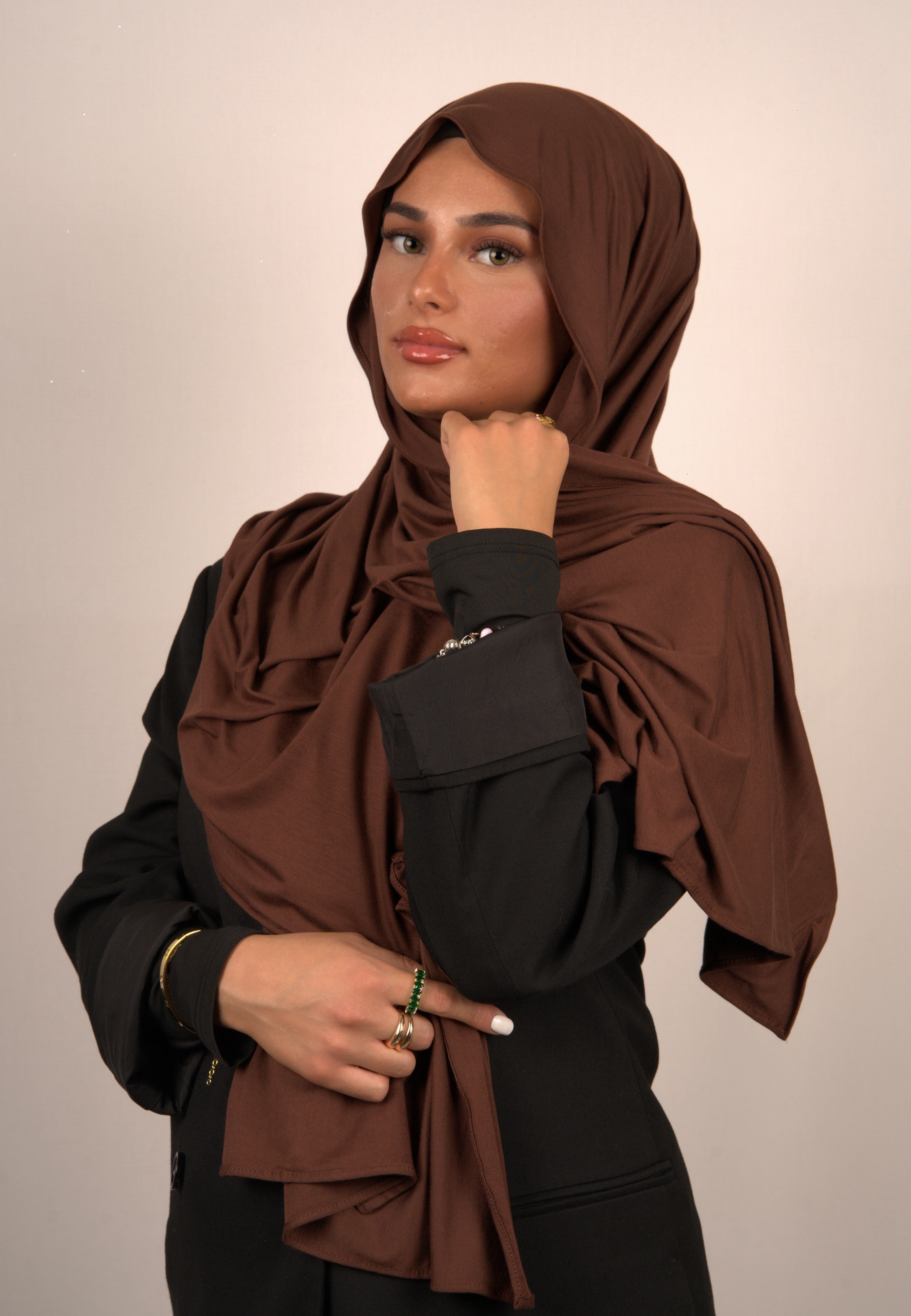 Cotton Premium Jersey Hijab
Sienna Hijab
Basörtü Schal
Kopftuch Sienna
Muslimische Bekleidung
Moderne islamische Mode
Hijab Schal
Weicher Jersey Hijab
Modest Fashion Hijab
Islamische Damenbekleidung