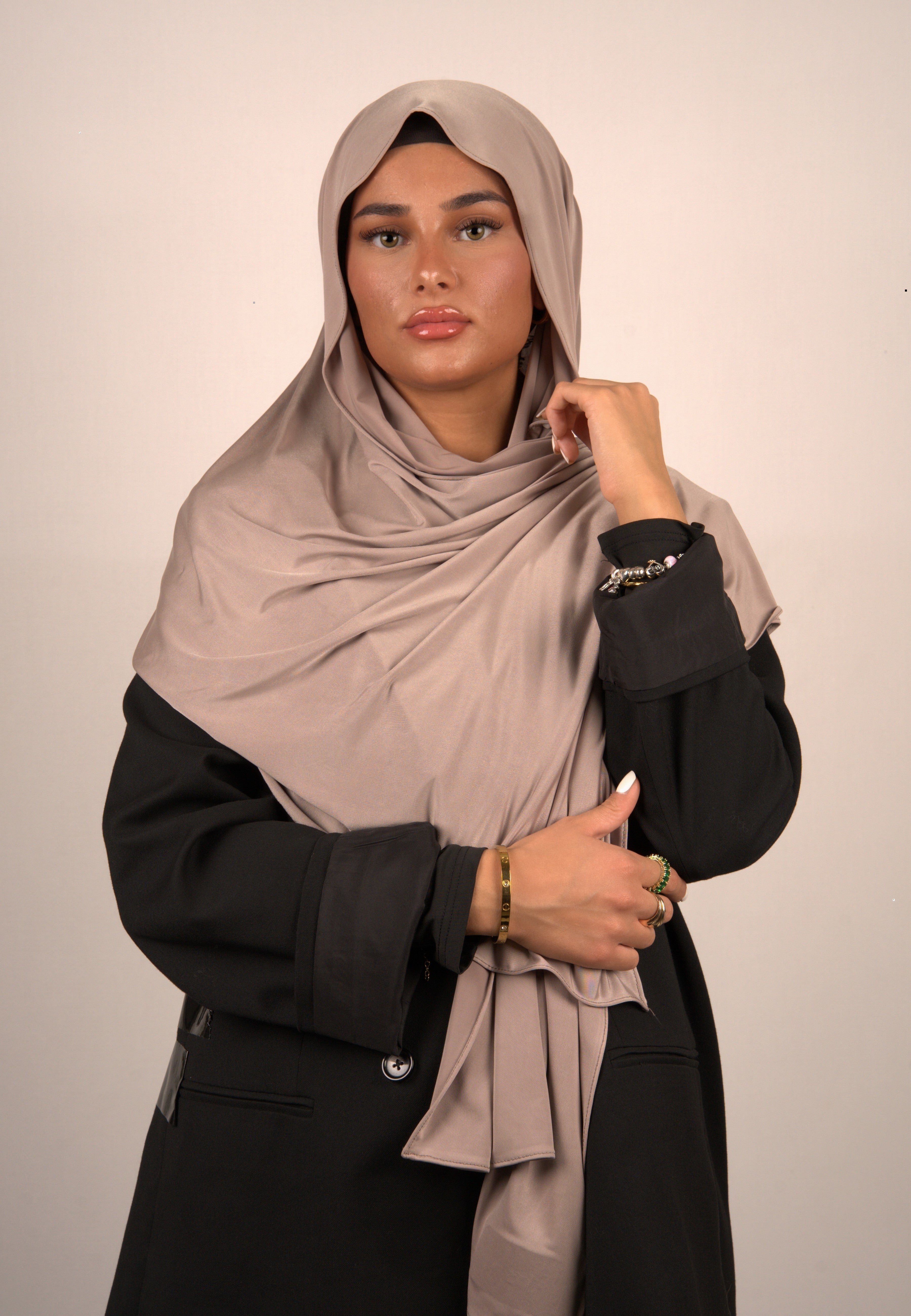 Bisque Hijab
Jersey Kopftuch creme
Muslimisches Kopftuch Bisque
Basörtü in hellem Beigeton
Lequid Premium Hijab
Modest Fashion Hijab Bisque
Kopftuch für muslimische Frauen
Weiches Jersey Hijab
Islamische Damenmode Hijab
Cremiges Kopftuch mit Rosé