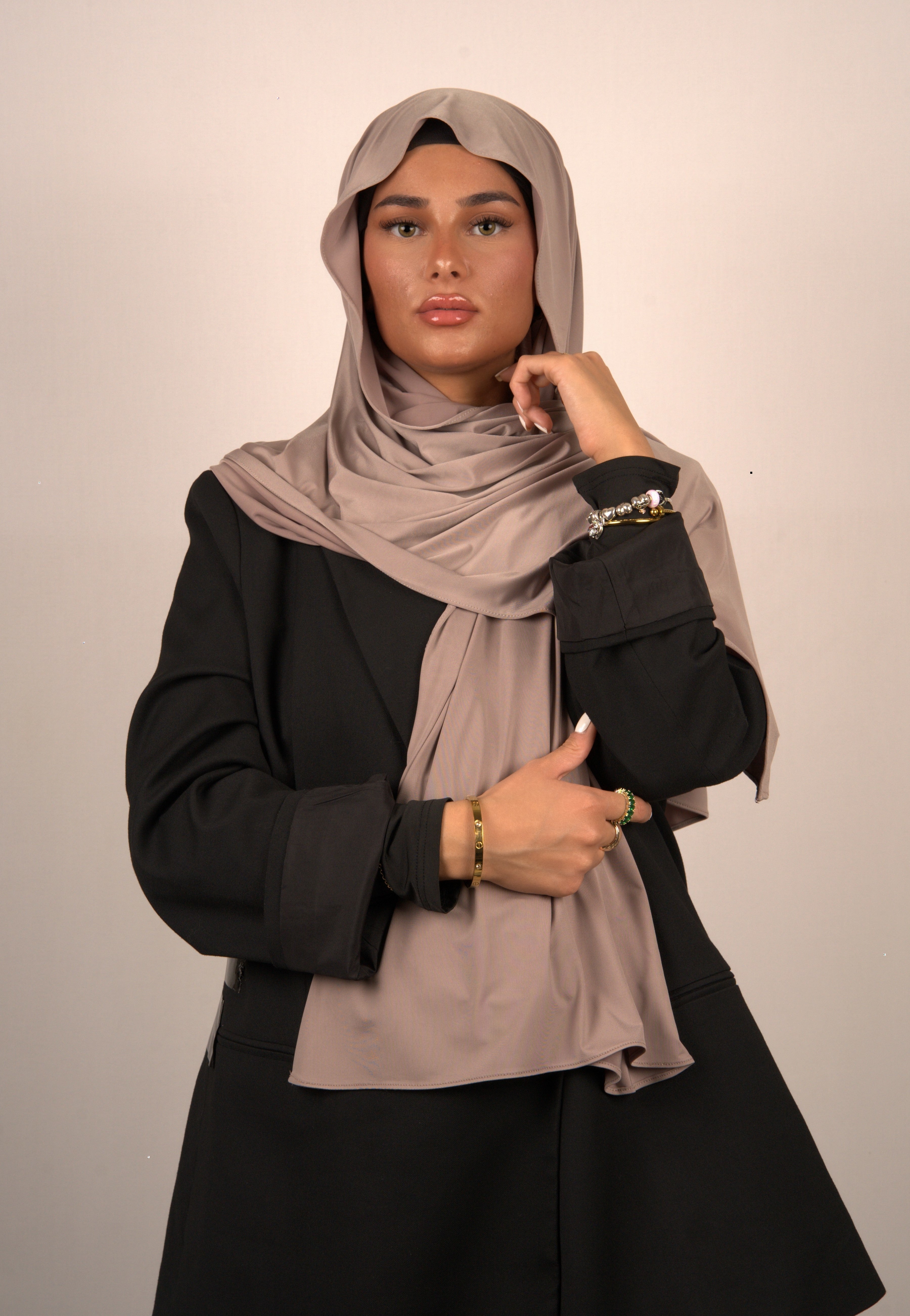 Blush Hijab
Jersey Kopftuch rosa
Muslimisches Kopftuch Blush
Basörtü in zartem Rosé
Lequid Premium Hijab
Modest Fashion rosa
Kopftuch für muslimische Frauen
Weiches Jersey Hijab
Islamische Damenmode Hijab
Zartes Kopftuch für Alltag