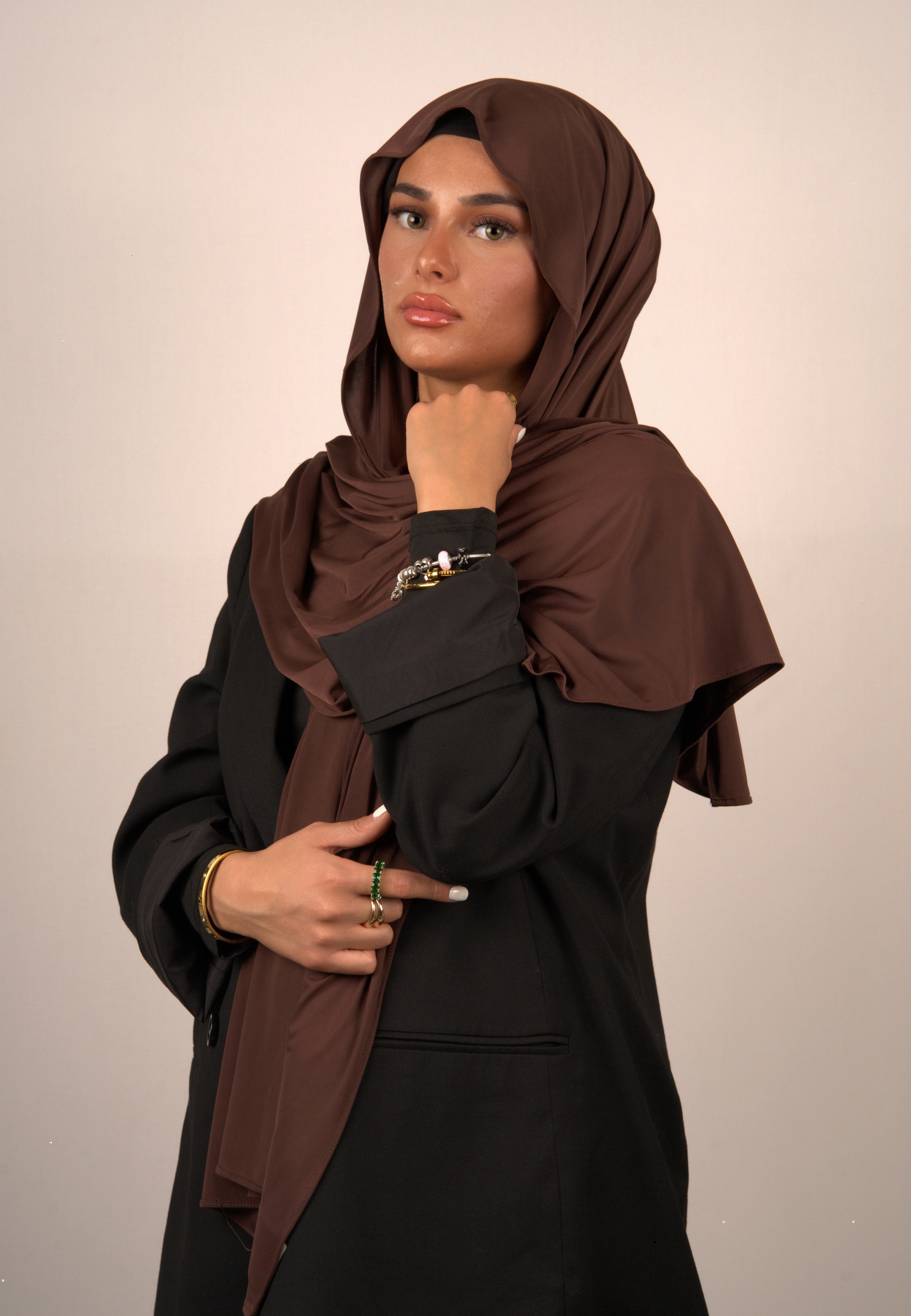 Mahagany Hijab
Jersey Kopftuch rotbraun
Muslimisches Kopftuch Mahagany
Basörtü in warmem Rotbraun
Lequid Premium Hijab
Modest Fashion Hijab Mahagany
Kopftuch für muslimische Frauen
Weiches Jersey Hijab
Islamische Damenmode Hijab
Tiefes rotbraunes Kopftuch