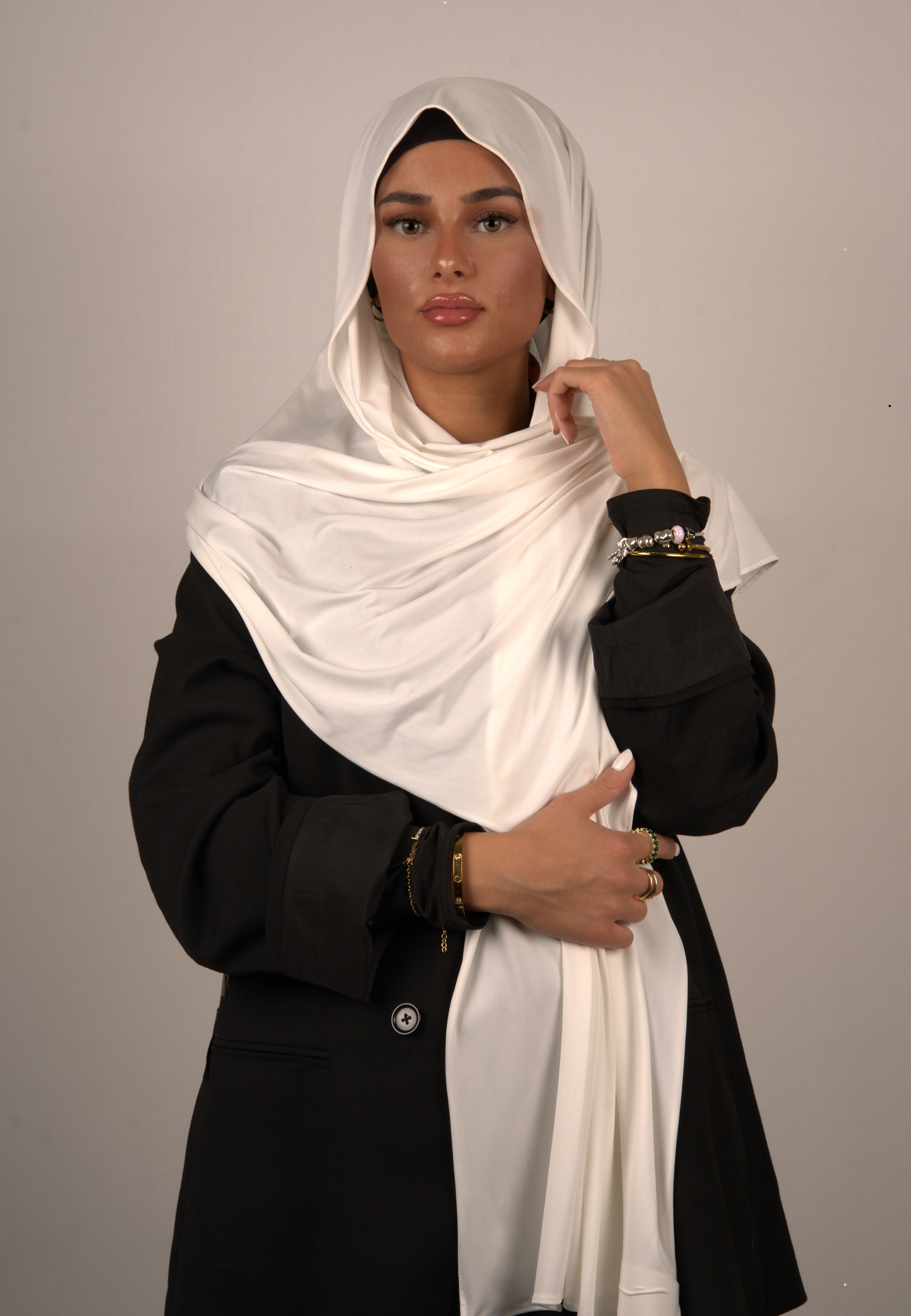 Old Lace Hijab
Jersey Kopftuch cremefarben
Muslimisches Kopftuch Old Lace
Basörtü in zartem Creme
Lequid Premium Hijab
Modest Fashion Hijab Old Lace
Kopftuch für muslimische Frauen
Weiches Jersey Hijab
Islamische Damenmode Hijab
Cremiges Kopftuch für Alltag