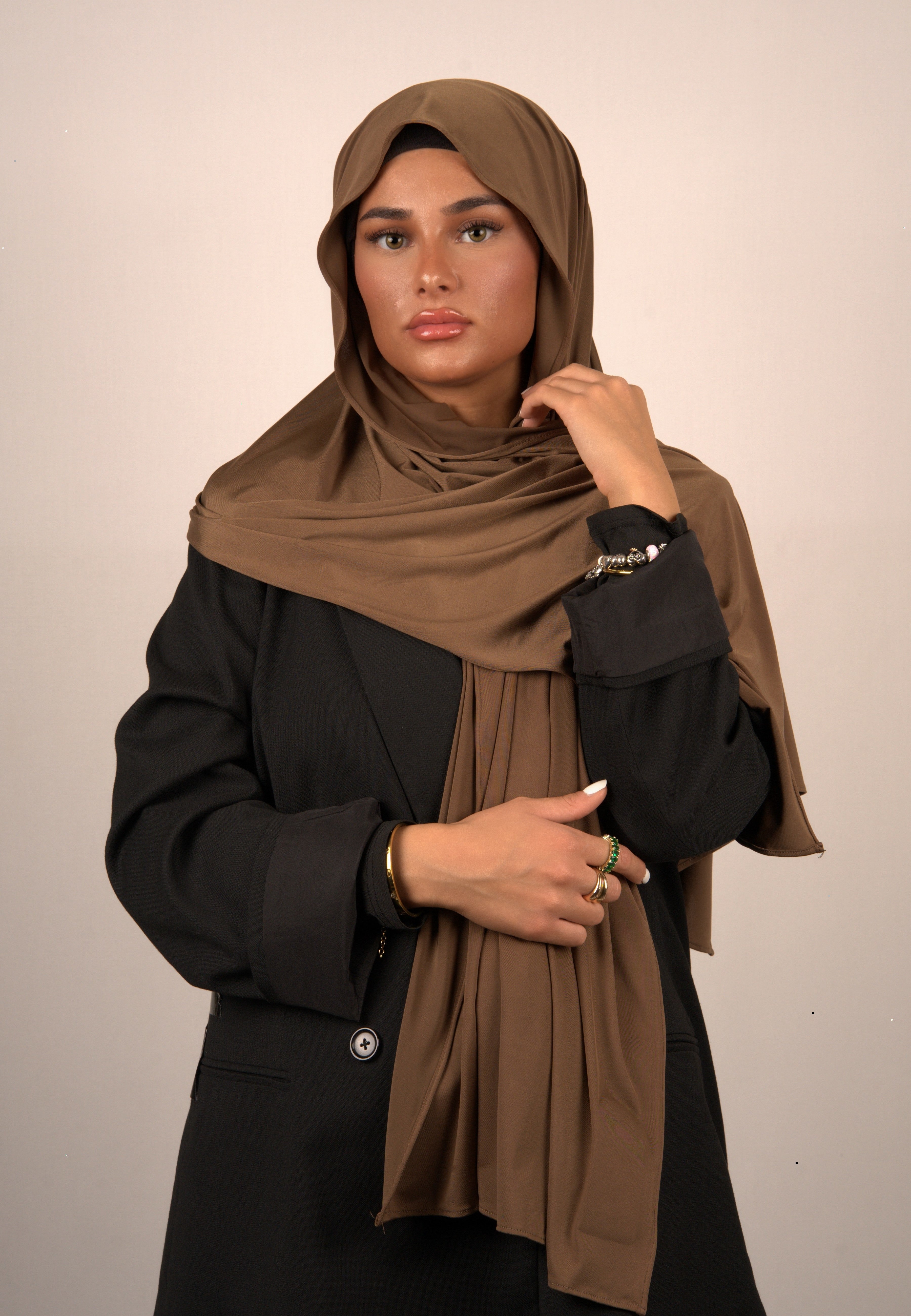 Rust Hijab
Jersey Hijab rostbraun
Muslimisches Kopftuch Rust
Basörtü in Rostrot
Lequid Premium Kopftuch
Modest Fashion Hijab Rust
Kopftuch in Erdtönen
Hijab warmes Braunrot
Islamisches Tuch Damen
Weiches Jersey Kopftuch Rust
