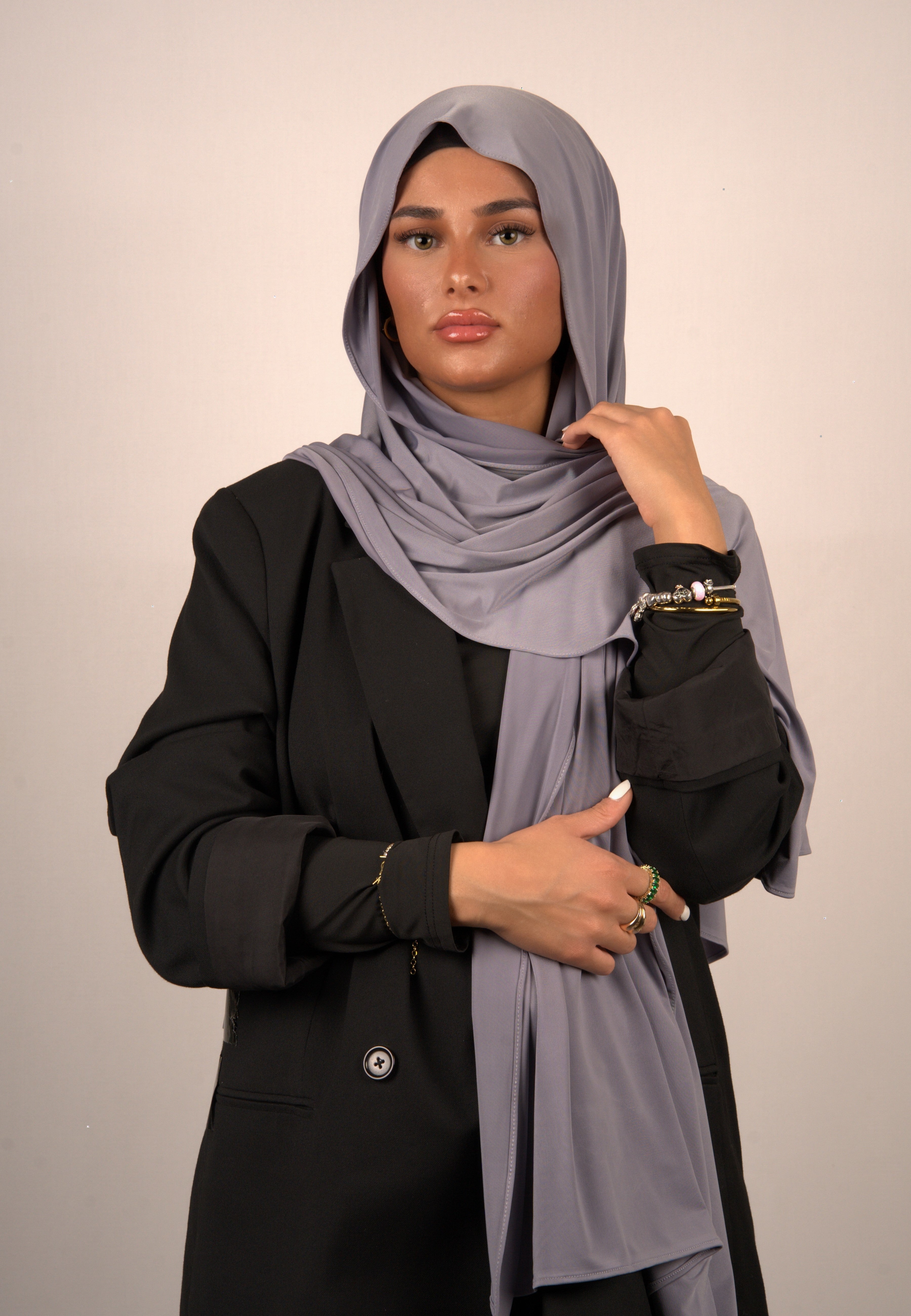 Thistle Hijab
Fliederfarbenes Kopftuch
Jersey Hijab in Lila-Ton
Muslimisches Kopftuch Thistle
Basörtü in Lavendel
Lequid Hijab Damen
Modest Fashion Thistle
Premium Kopftuch Flieder
Islamisches Jersey Tuch
Weiches Hijab in Pastell-Lila