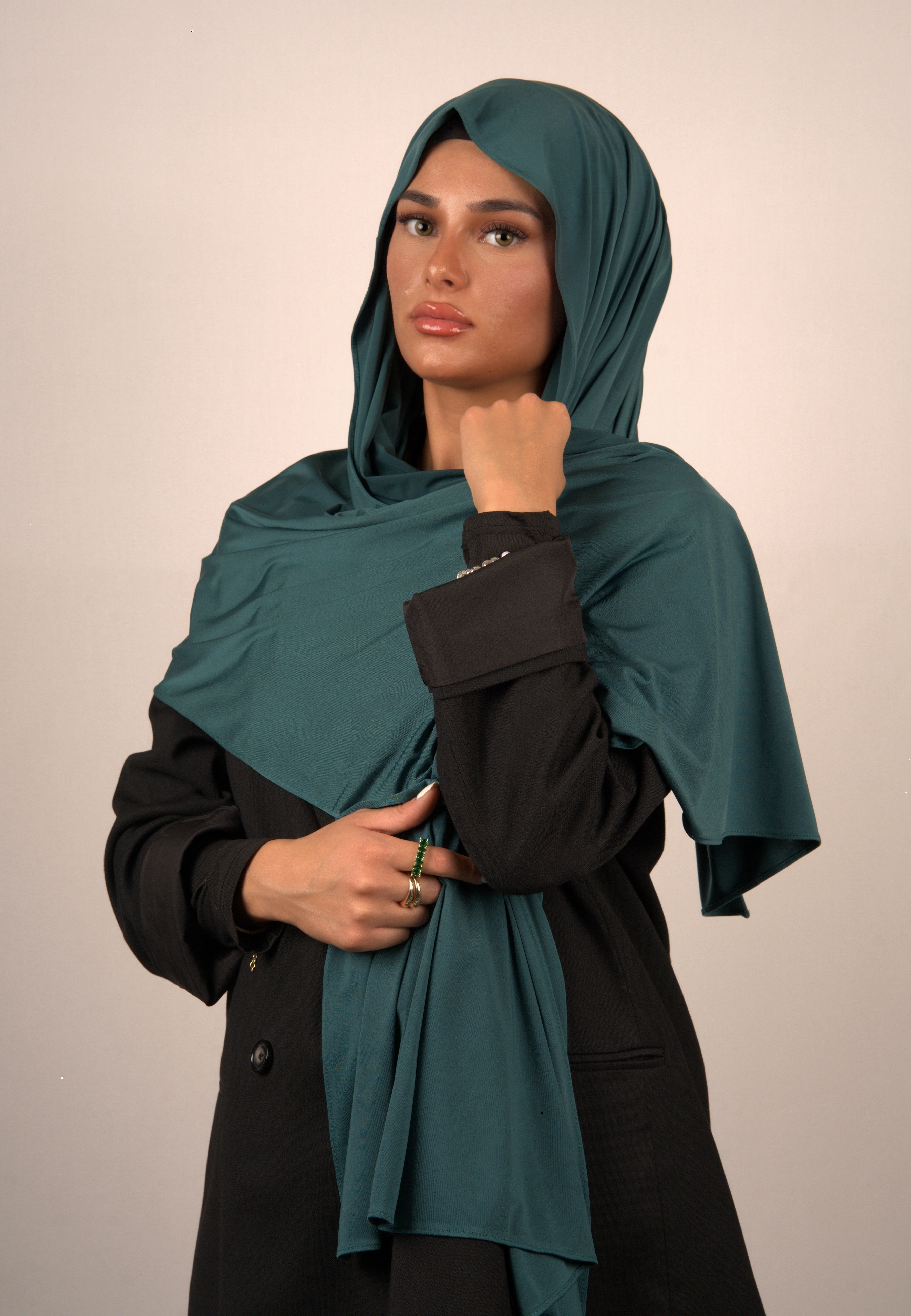 Forest Jersey Hijab
Lequid Kopftuch waldgrün
Muslimisches Kopftuch Forest
Basörtü in dunklem Grün
Modest Wear Hijab Grün
Premium Kopftuch für Damen
Jersey Hijab für Alltag
Islamische Mode Grün
Weiches Kopftuch für Muslima
Lequid Hijab sattes Grün
