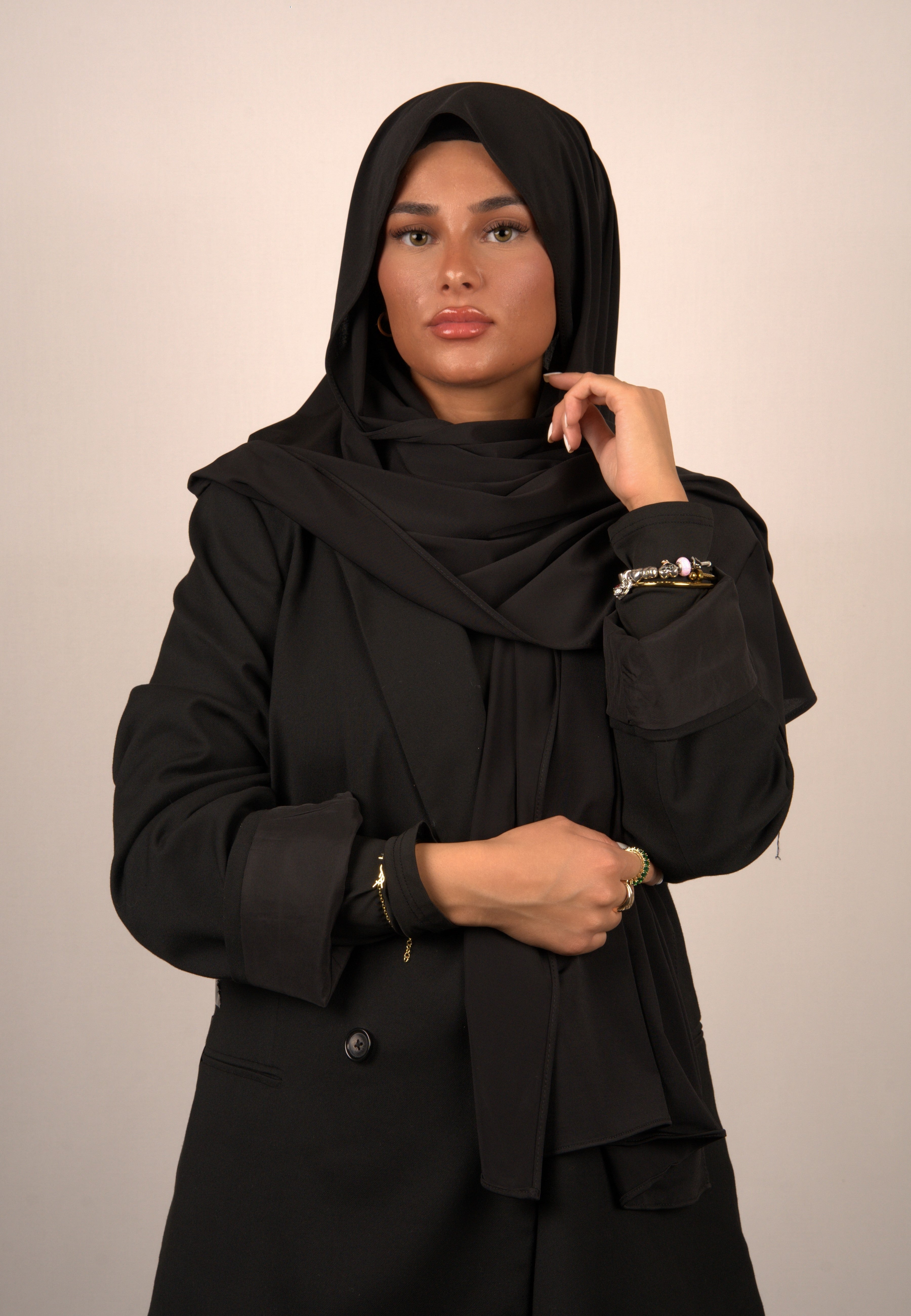 Edles Hijab-Accessoire für stilbewusste Frauen
Hochwertiges, bequemes Kopftuch für den Alltag
Eleganter Basörtü mit feinster Verarbeitung
Premium-Islamischer Schal in modischem Design
Komfortabler Hicap für den täglichen Gebrauch
Klassisches islamisches Kopftuch in Trendfarbe
Luxuriöses Tesettür-Kopftuch aus hochwertigen Stoffen
Stilvoller Hijab für besondere Anlässe
Hochwertige Kopfbedeckung für muslimische Frauen
Modisches und elegantes islamisches Kopftuch