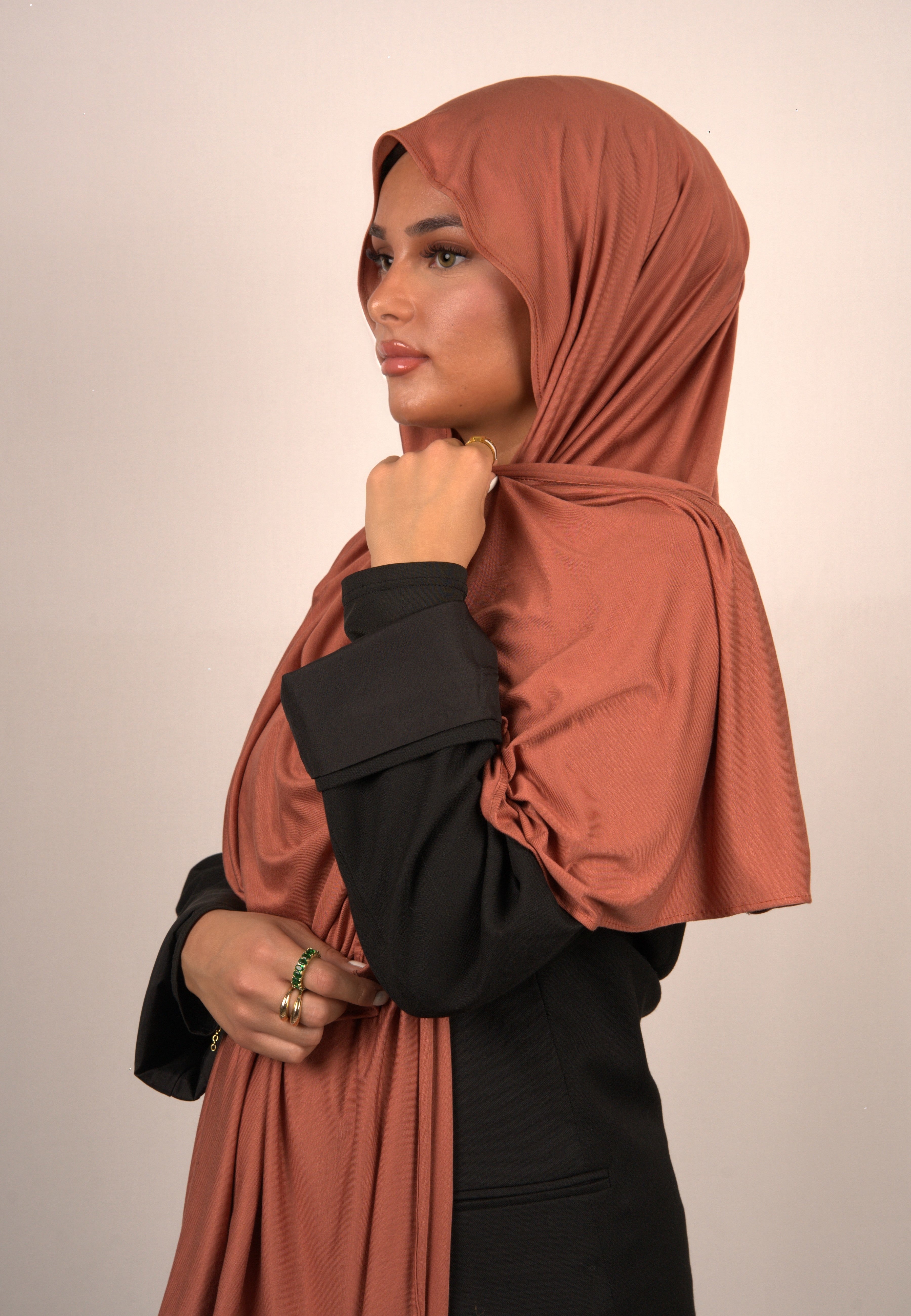 Hijab Coral Farbe

Cotton Premium Jersey Hijab Coral

Basörtü Schal Coral

Kopftuch in Coral

Muslimische Bekleidung

Moderne islamische Mode

Weicher Jersey Hijab Coral

Modest Fashion Hijab

Islamische Damenbekleidung

Premium Hijab Coral

