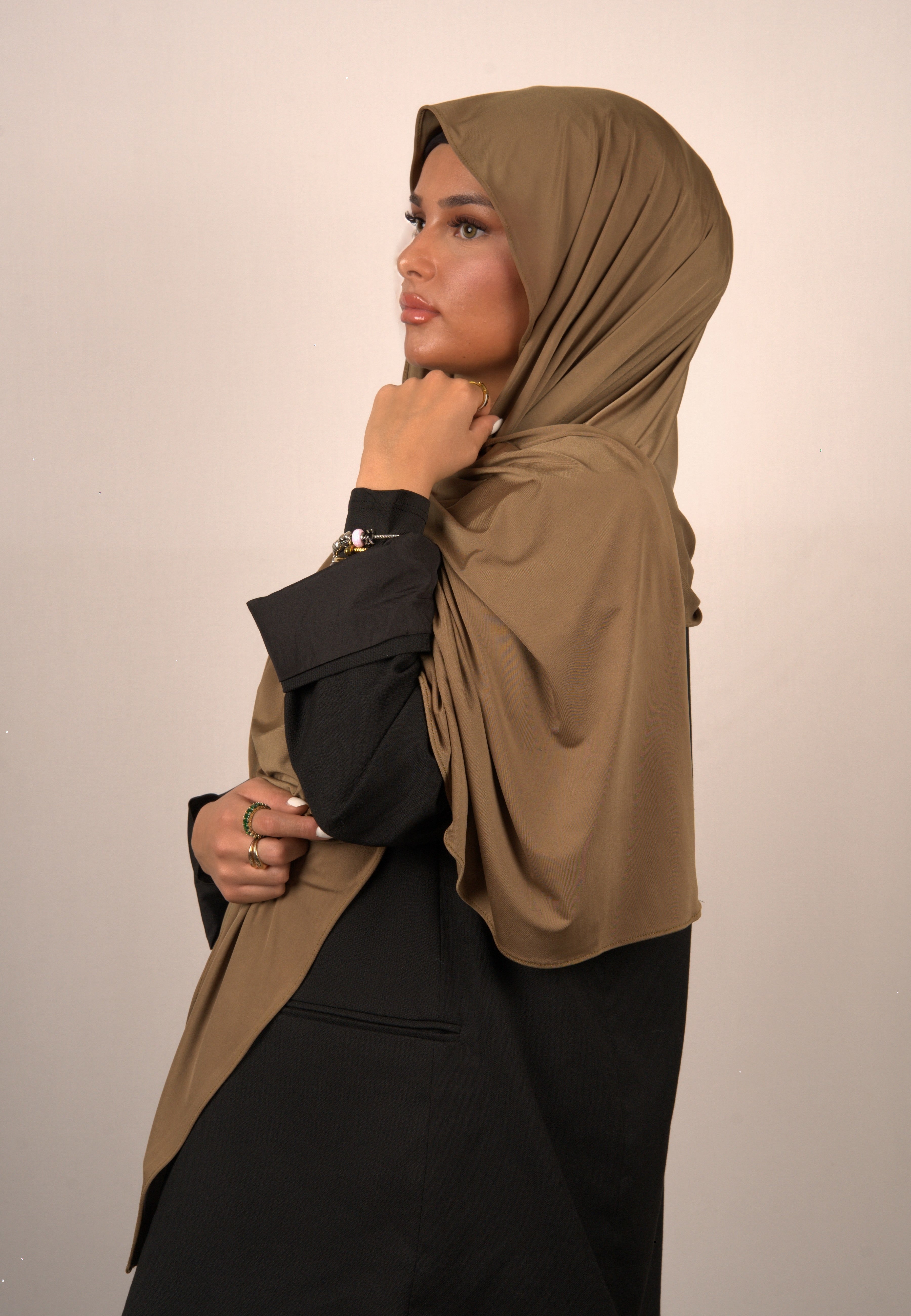 Hijab Cider

Jersey Kopftuch goldbraun

Muslimisches Kopftuch Cider

Lequid Modest Wear Cider

Basörtü in warmem Braun

Premium Hijab für Damen

Weiches Hijab goldbraun

Islamische Mode Hijab

Jersey Hijab für muslimische Frauen

Stilvolles Kopftuch Cide