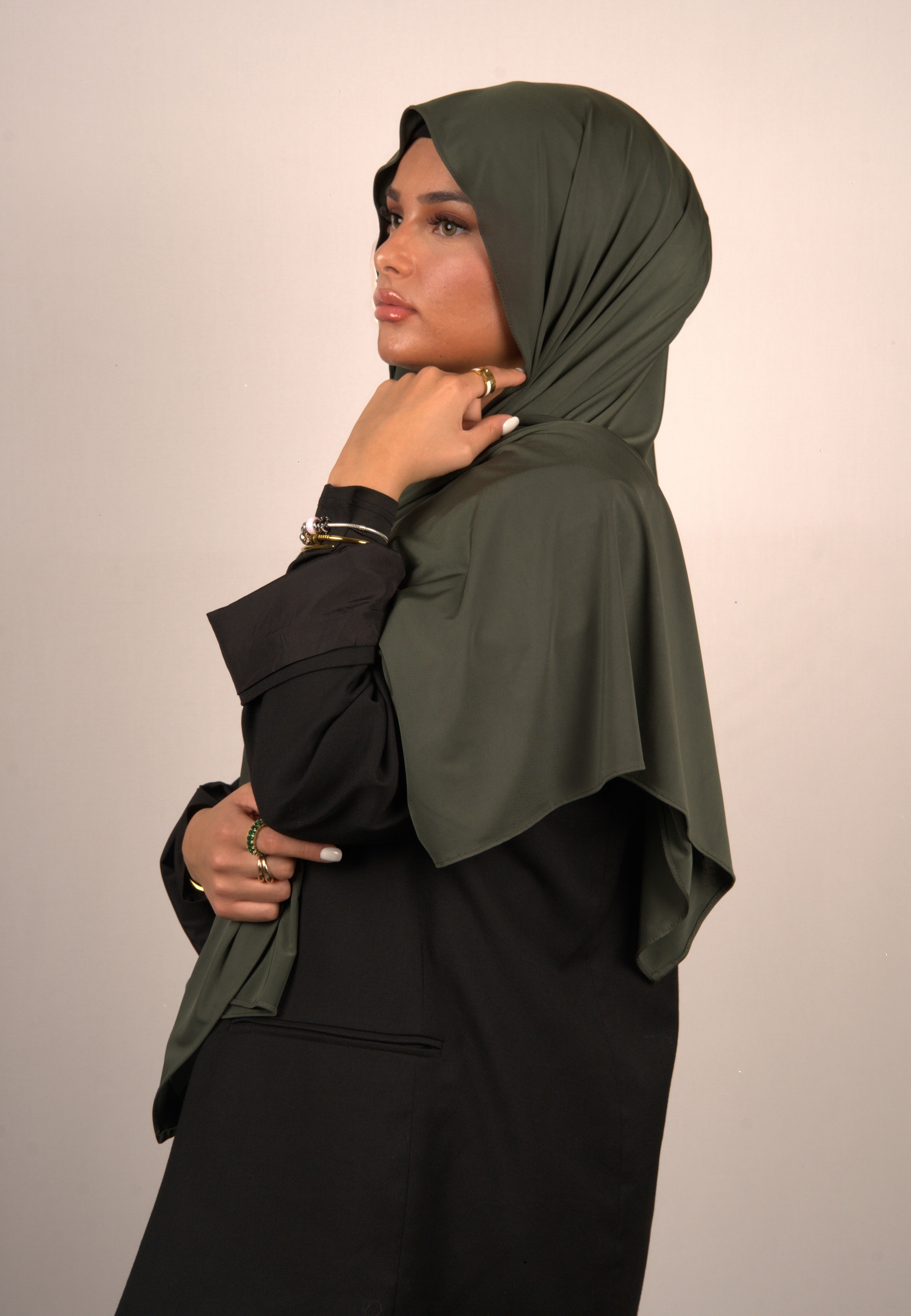 Hijab Hunter Grün

Dunkelgrünes Jersey Kopftuch

Muslimisches Kopftuch Waldgrün

Lequid Modest Wear Hunter

Basörtü in Tannengrün

Premium Hijab für Damen

Weiches Hijab dunkelgrün

Islamische Mode Grün

Jersey Hijab für muslimische Frauen

Stilvolles Kopftuch Hunter