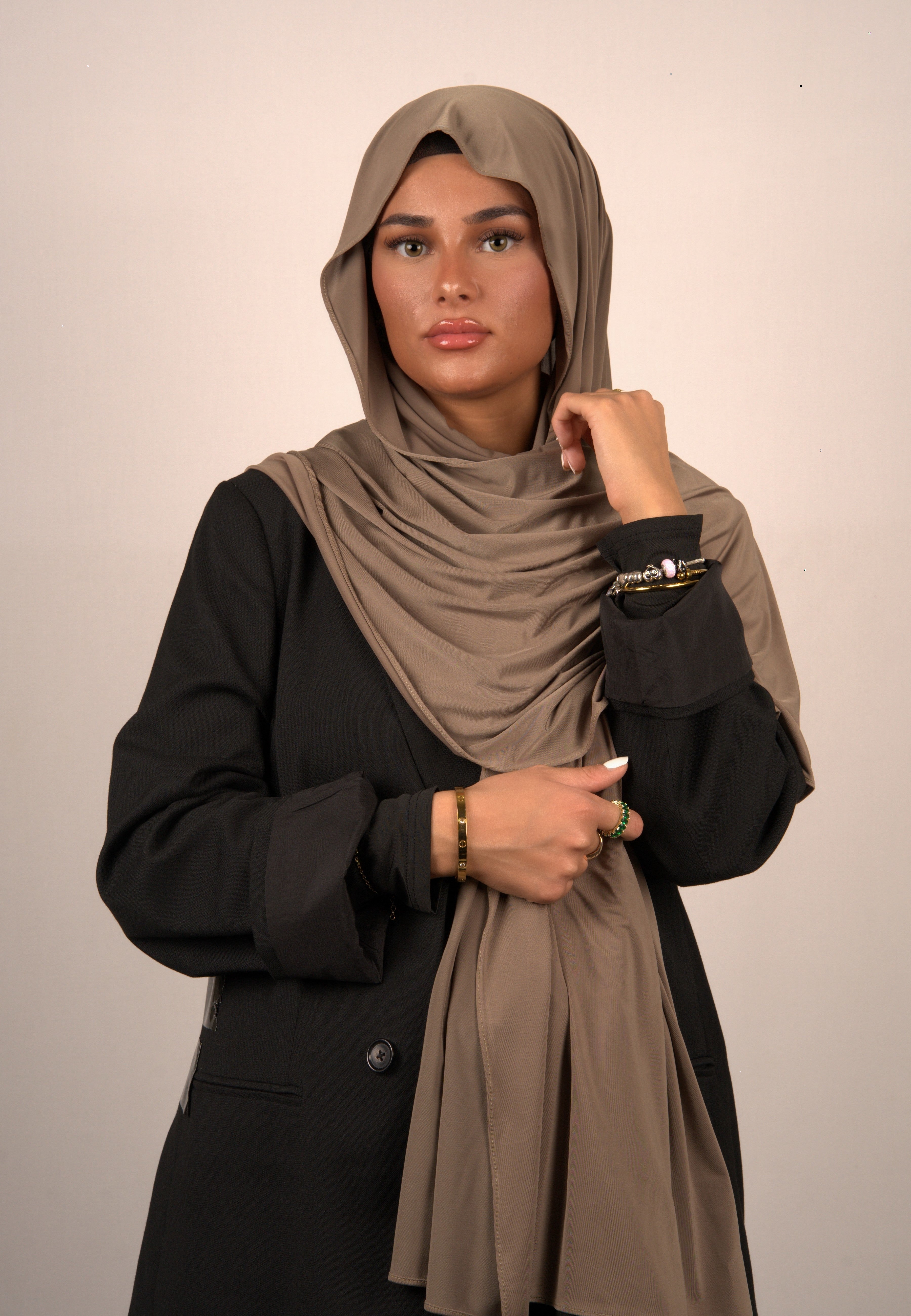 Cookie Hijab

Jersey Kopftuch hellbraun

Muslimisches Kopftuch Cookie

Basörtü in warmem Beige

Lequid Premium Hijab

Modest Fashion Hijab Cookie

Kopftuch für muslimische Frauen

Weiches Jersey Hijab

Islamische Damenmode Hijab

Warmes hellbraunes Kopftuch