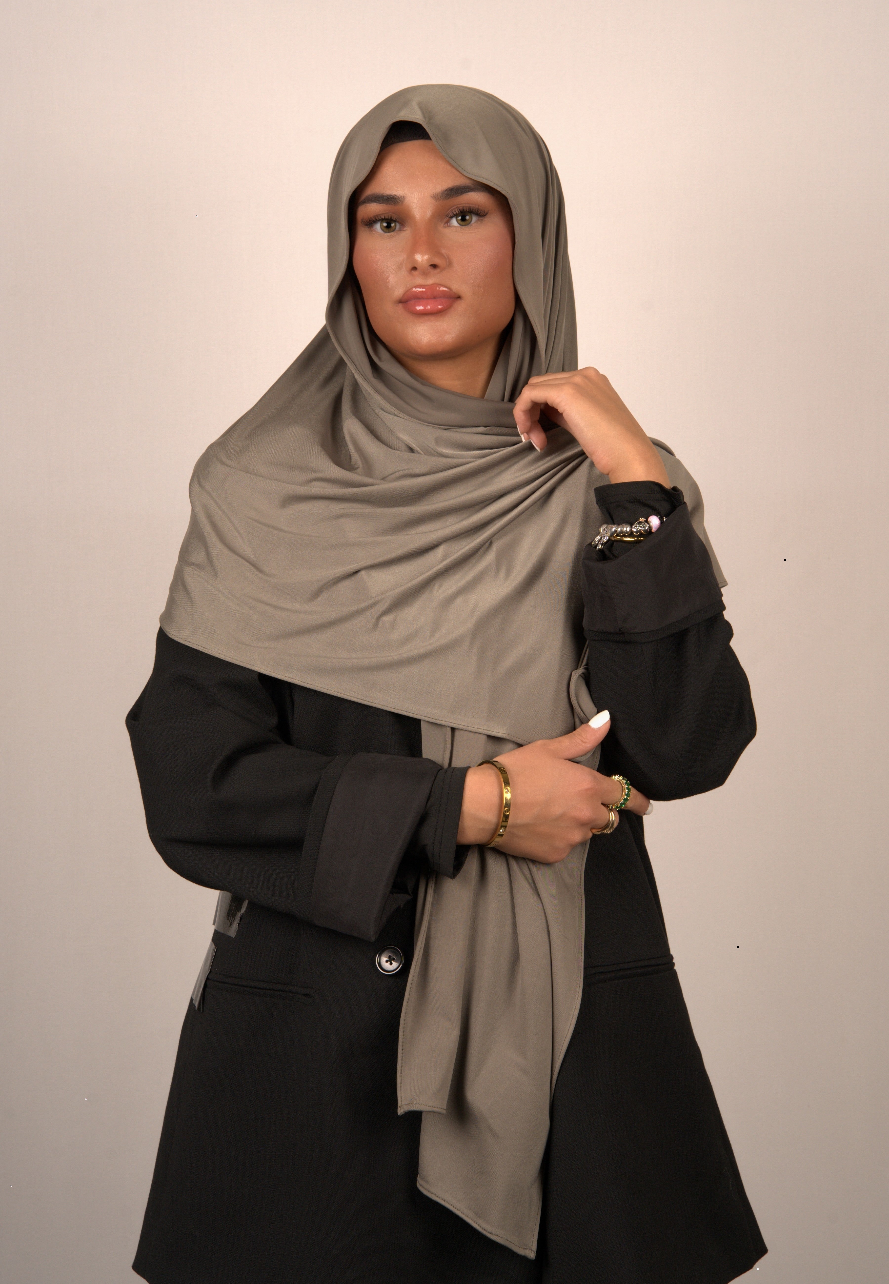 Desert Hijab

Jersey Kopftuch sandfarben

Muslimisches Kopftuch Desert

Basörtü in warmem Sandton

Lequid Premium Hijab

Modest Fashion Hijab Beige

Kopftuch für muslimische Frauen

Weiches Jersey Hijab

Islamische Damenmode Hijab

Sandfarbenes Kopftuch für Alltag

