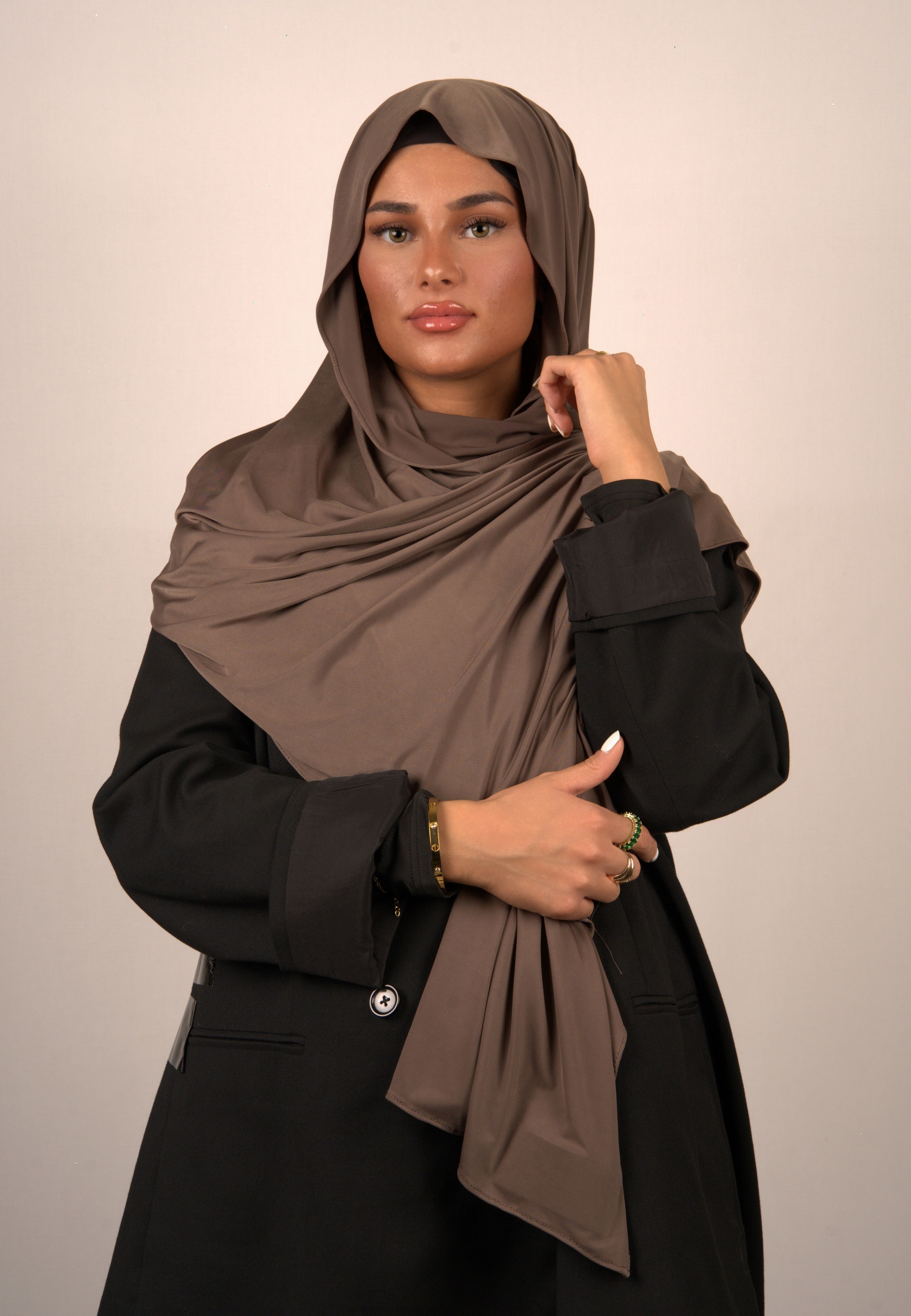 Indian Brown Hijab

Jersey Kopftuch braun

Muslimisches Kopftuch Indian Brown

Basörtü in warmem Braun

Lequid Premium Hijab

Modest Fashion Hijab Braun

Kopftuch für muslimische Frauen

Weiches Jersey Hijab

Islamische Damenmode Hijab

Intensives braunes Kopftuch
