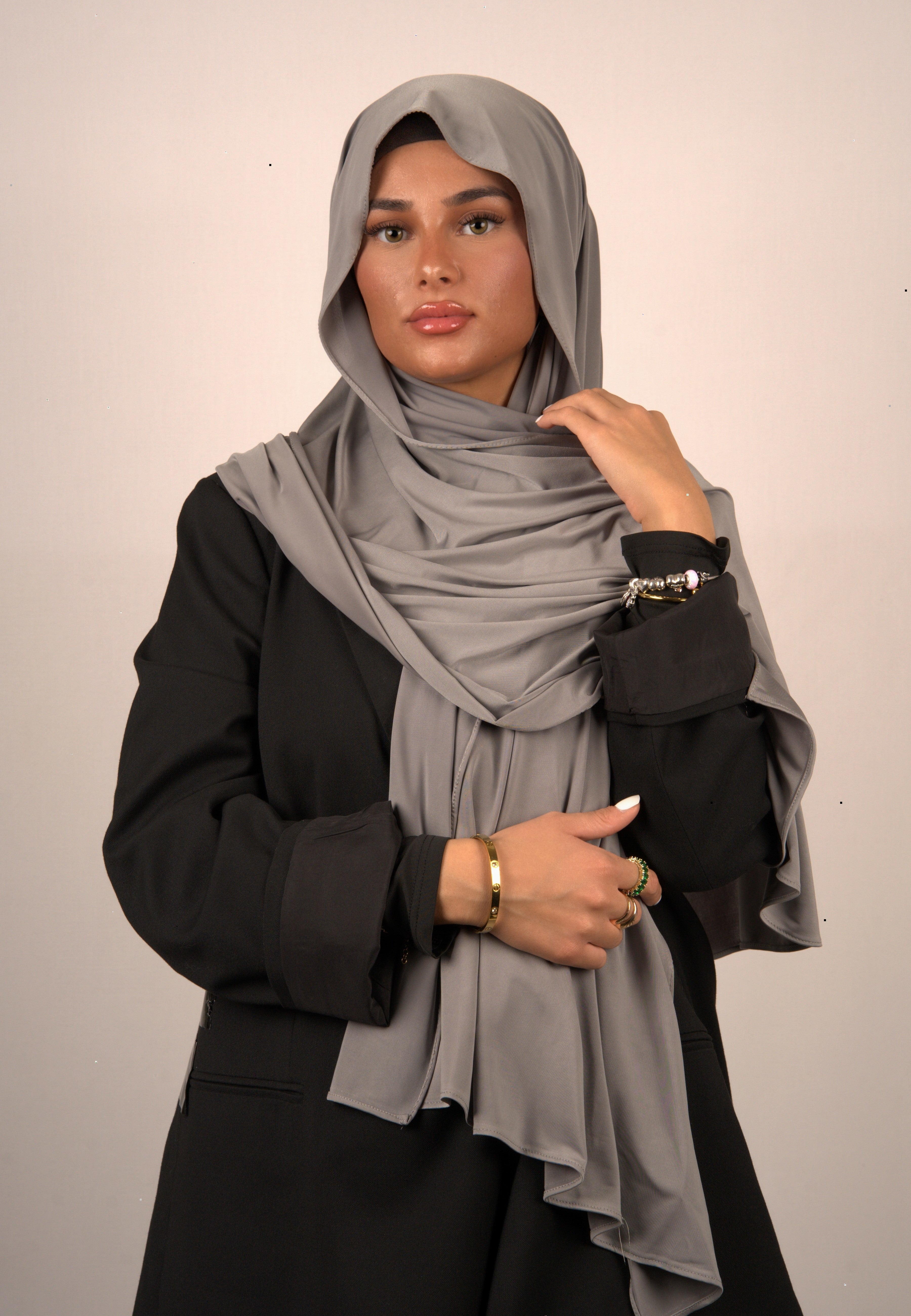 Koala Hijab

Jersey Kopftuch graubraun

Muslimisches Kopftuch Koala

Basörtü in Grau-Braun

Lequid Premium Hijab

Modest Fashion Hijab Koala

Kopftuch für muslimische Frauen

Weiches Jersey Hijab

Islamische Damenmode Hijab

Neutrales Kopftuch Koala

