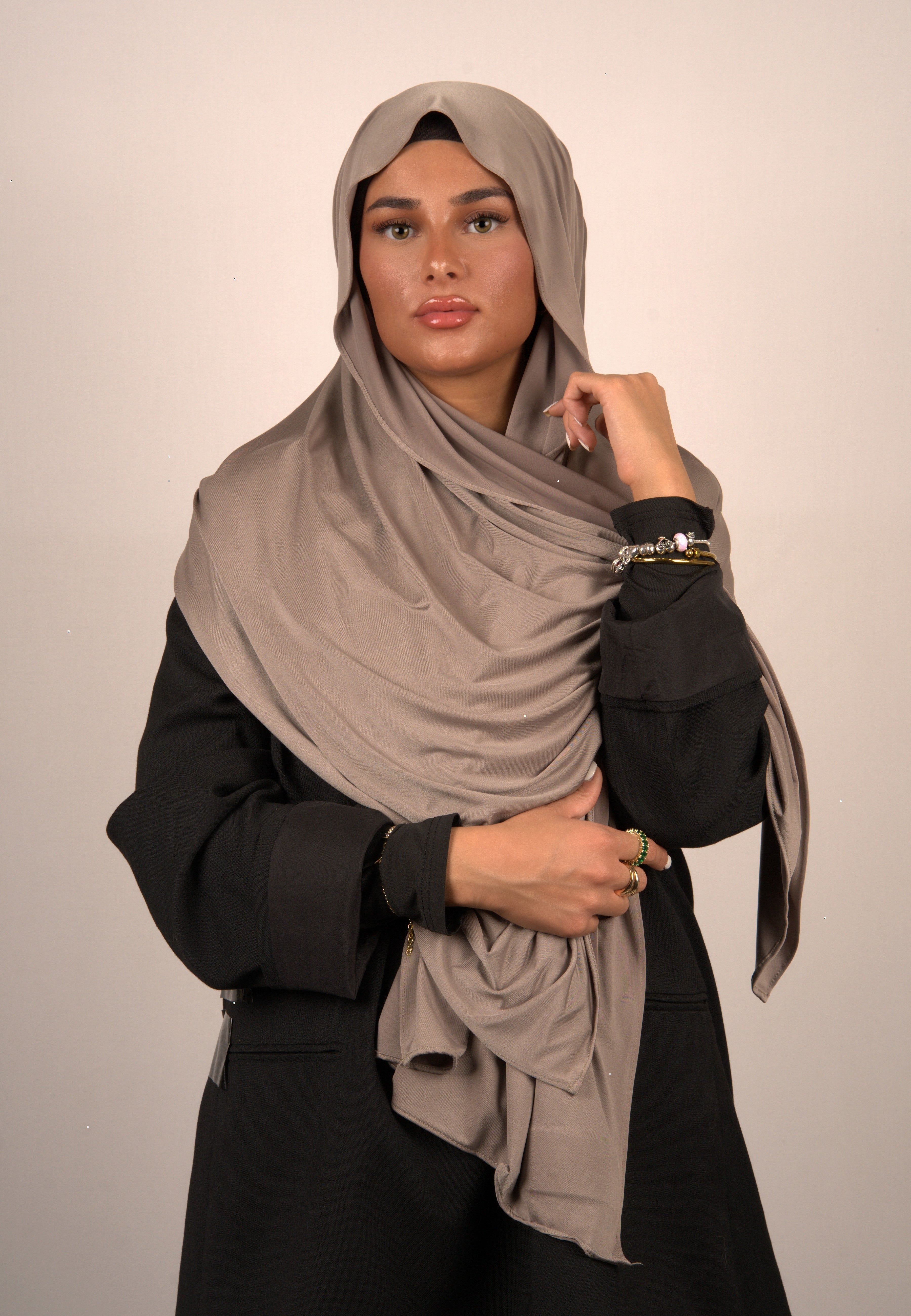 Light Beige Hijab

Lequid Jersey Kopftuch

Basörtü hellbeige

Muslimisches Kopftuch beige

Premium Hijab neutraler Ton

Modest Fashion Tuch

Leichtes Jersey-Kopftuch

Hijab in Naturfarbe

Islamische Kleidung Damen

Eleganter Hijab Alltag