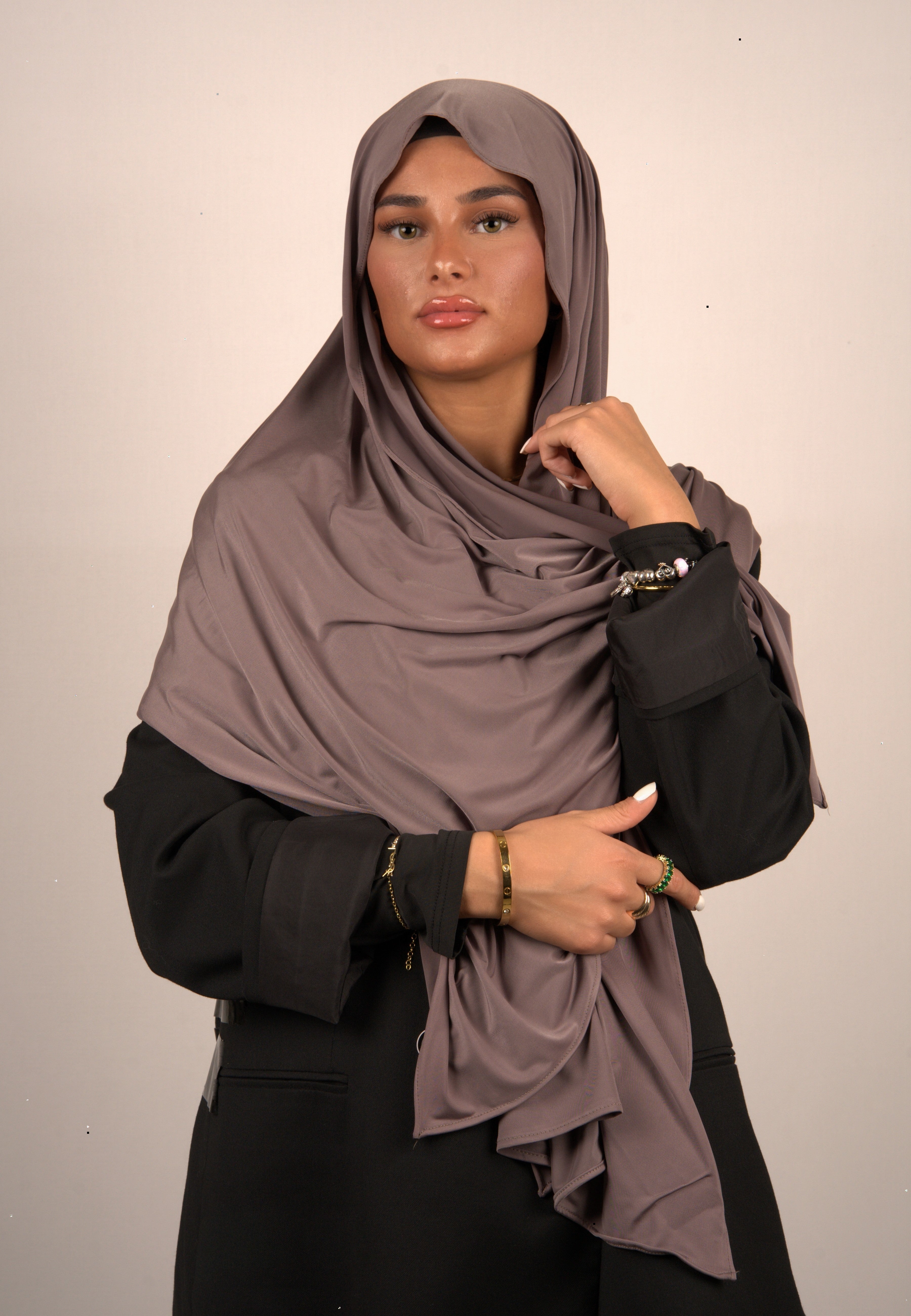 Rosy Brown Hijab

Premium Jersey Kopftuch

Lequid Hijab Damen

Basörtü in Braun-Rosé

Modest Fashion Kopftuch

Muslimische Damenbekleidung

Weicher Hijab für Alltag & Anlass

Edles Jersey Kopftuch

Islamische Modeaccessoires

Hijab Rosy Brown Lequid