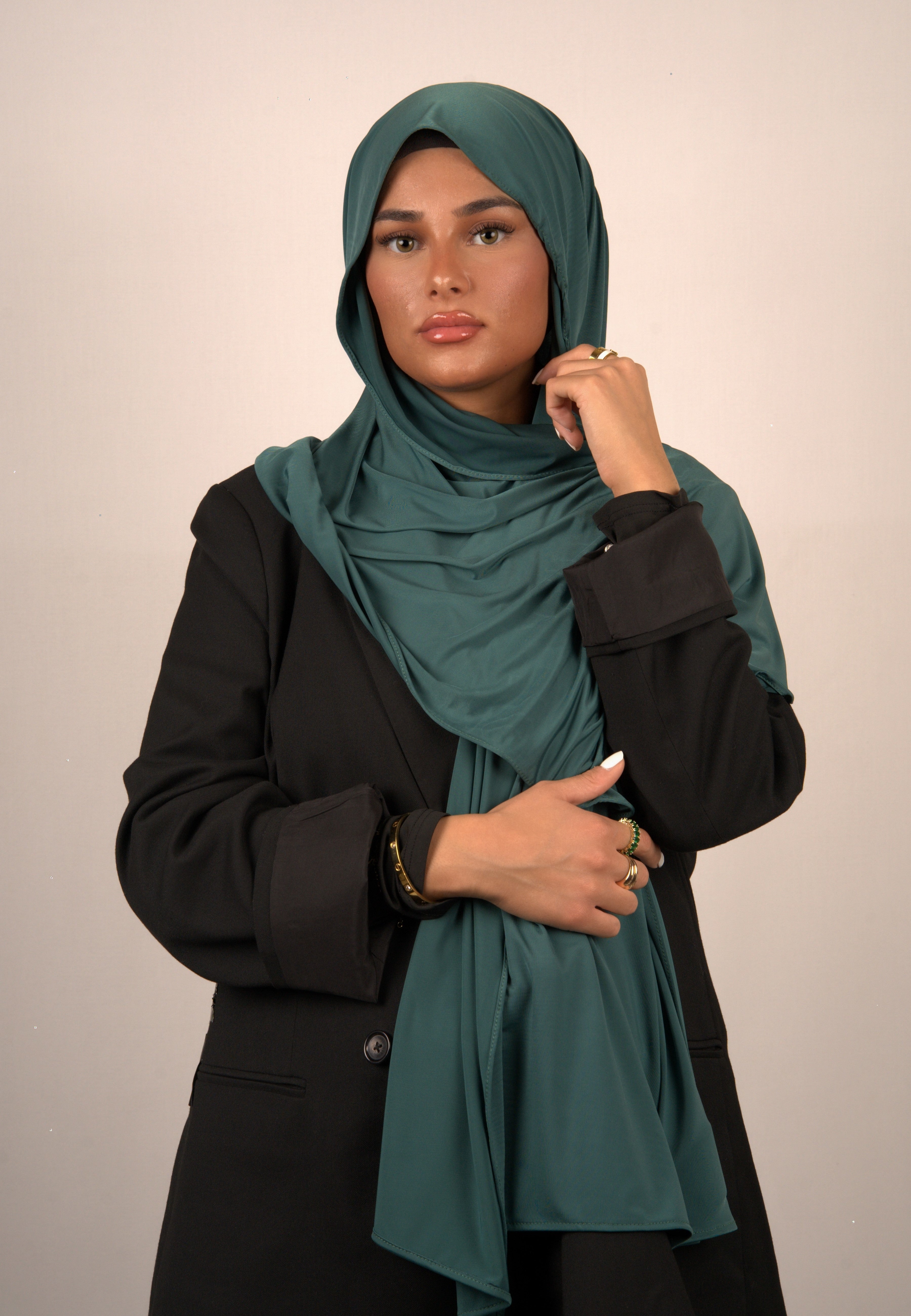 Teal Hijab

Jersey Kopftuch blau-grün

Muslimisches Kopftuch Teal

Basörtü in tiefem Blau-Grün

Lequid Premium Hijab

Modest Fashion Hijab Teal

Kopftuch für muslimische Frauen

Weiches Jersey Hijab

Islamische Damenmode Hijab

Tiefblau-grünes Kopftuch