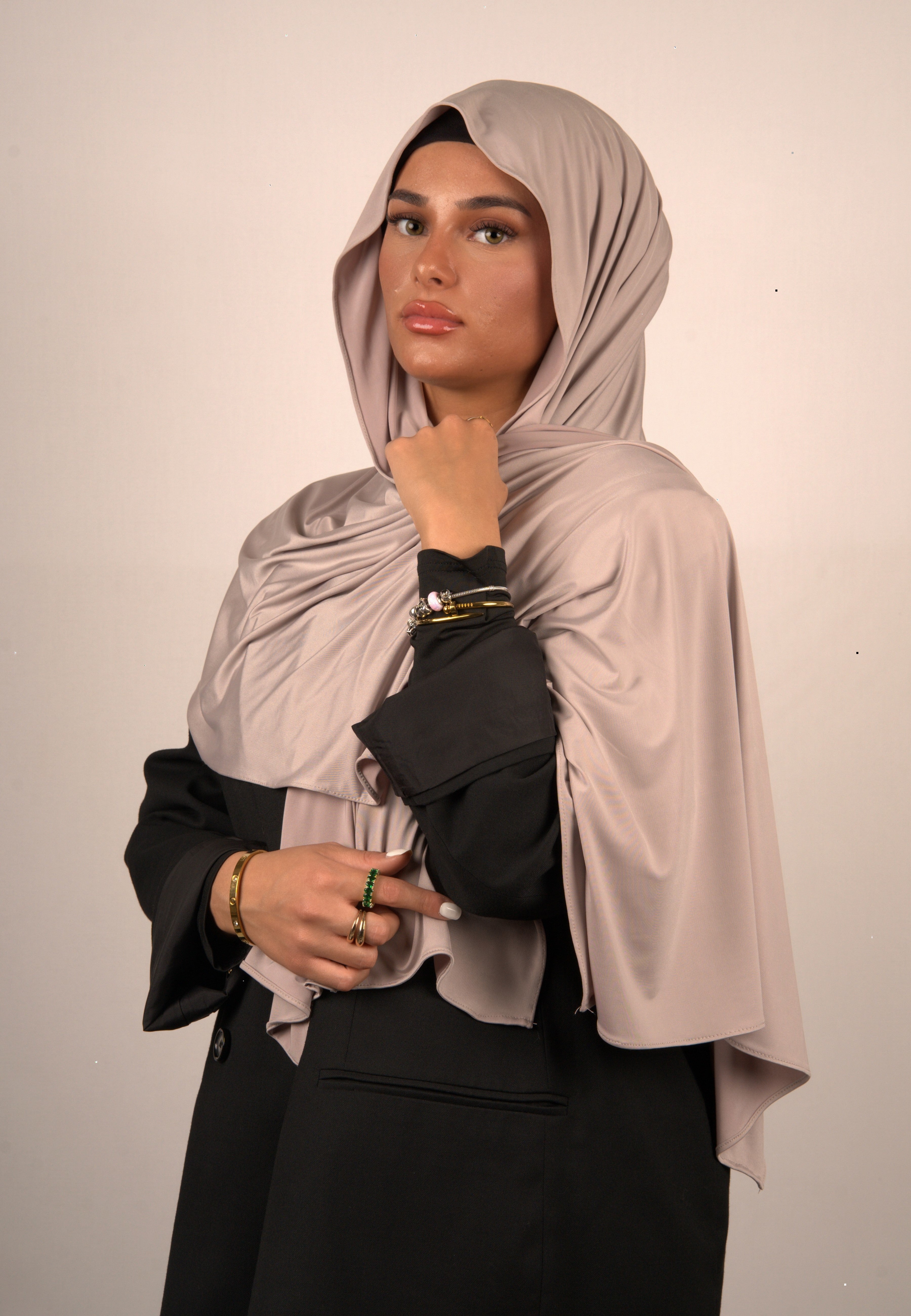Antique White Jersey Hijab

Lequid Kopftuch cremeweiß

Muslimisches Kopftuch Antique White

Basörtü in hellem Cremeweiß

Modest Wear Hijab Antique White

Premium Kopftuch für Damen

Jersey Hijab für Alltag

Islamische Mode Cremeweiß

Weiches Kopftuch für Muslima

Lequid Hijab warmes Weiß

