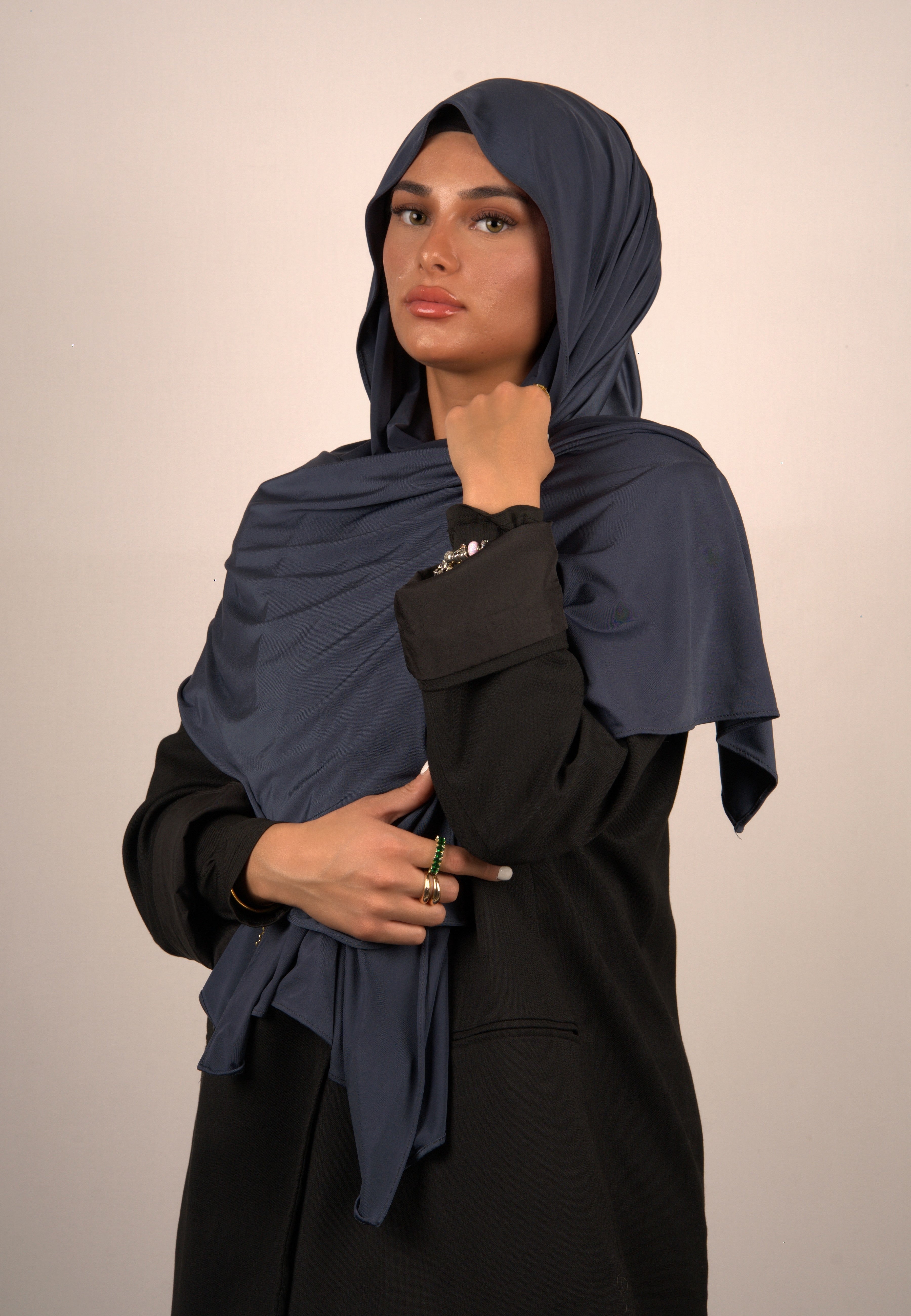 Dark Slate Jersey Hijab

Lequid Kopftuch grau

Muslimisches Tuch dunkelgrau

Basörtü in Schieferfarbe

Modest Wear Hijab Grau

Premium Kopftuch Dark Slate

Alltags-Hijab dunkelgrau

Hijab für muslimische Frauen

Weiches Jersey Kopftuch grau

Lequid Hijab moderne Farbe