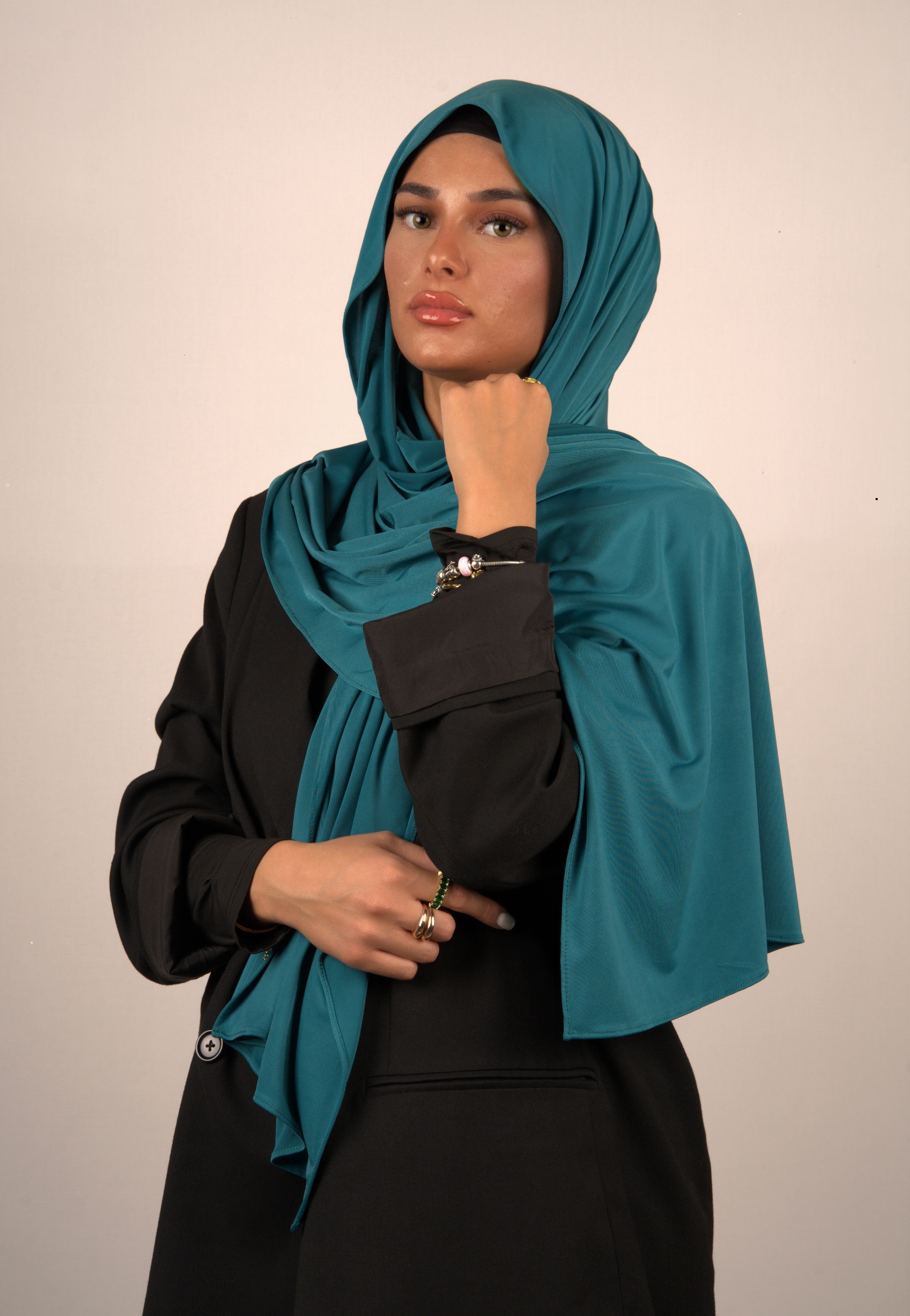 Premium Hijab Dunkelcyan

Lequid Jersey Kopftuch

Modest Fashion Hijab

Basörtü für Damen

Islamisches Modeaccessoire

Bequemer Jersey Schal

Muslimische Damenbekleidung

Alltags-Hijab in edler Farbe

Elegantes Kopftuch für jeden Anlass

Weicher Hijab für moderne Looks