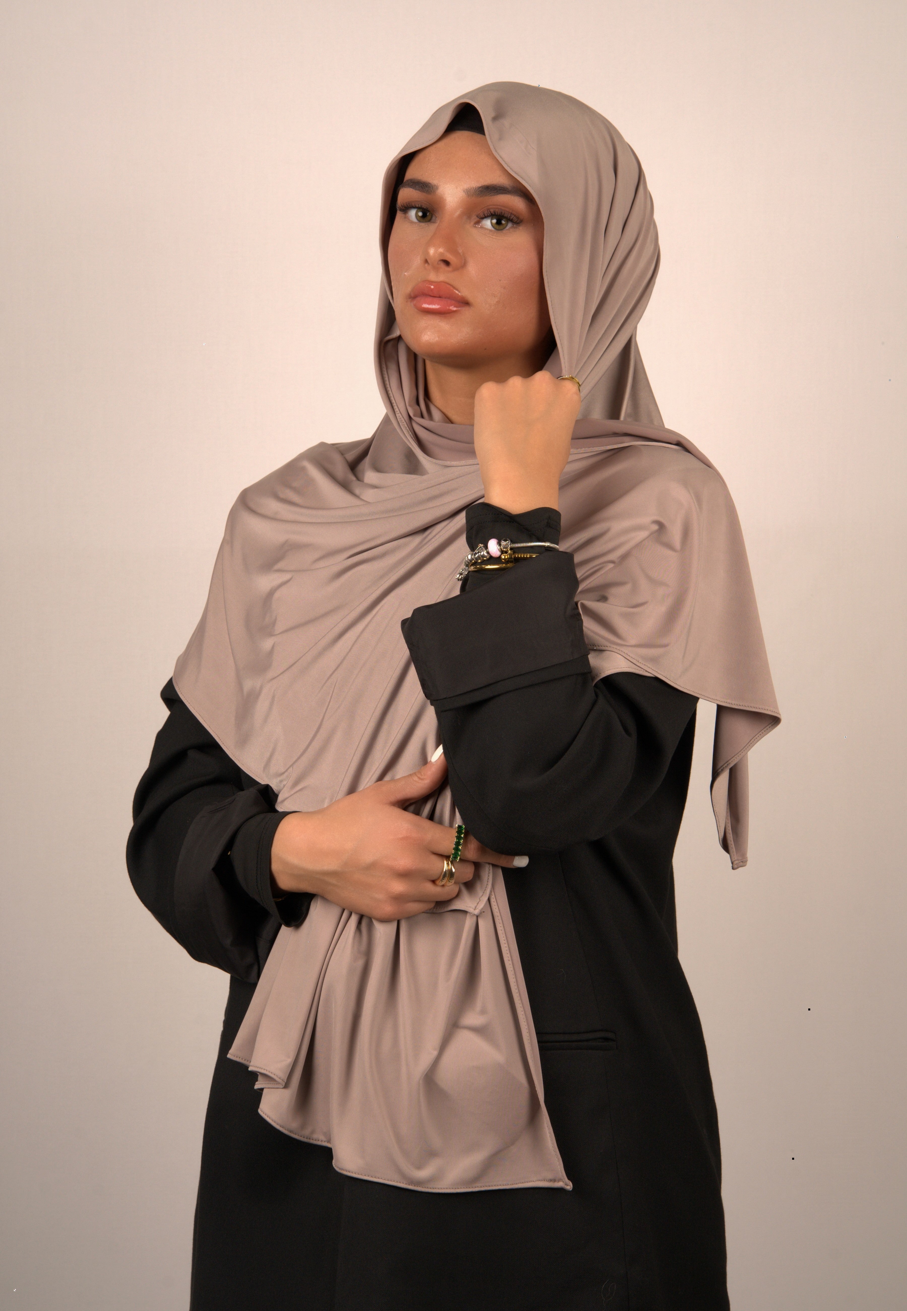 Hijab Pale Red

Jersey Kopftuch zartrot

Muslimisches Kopftuch hellrot

Blassroter Hijab Lequid

Basörtü in Rosé-Rot

Modest Wear Pale Red

Premium Kopftuch in Nude-Rot

Lequid Hijab Damen Pastellrot

Weiches Hijab für jeden Anlass

Islamische Mode Pale Red

