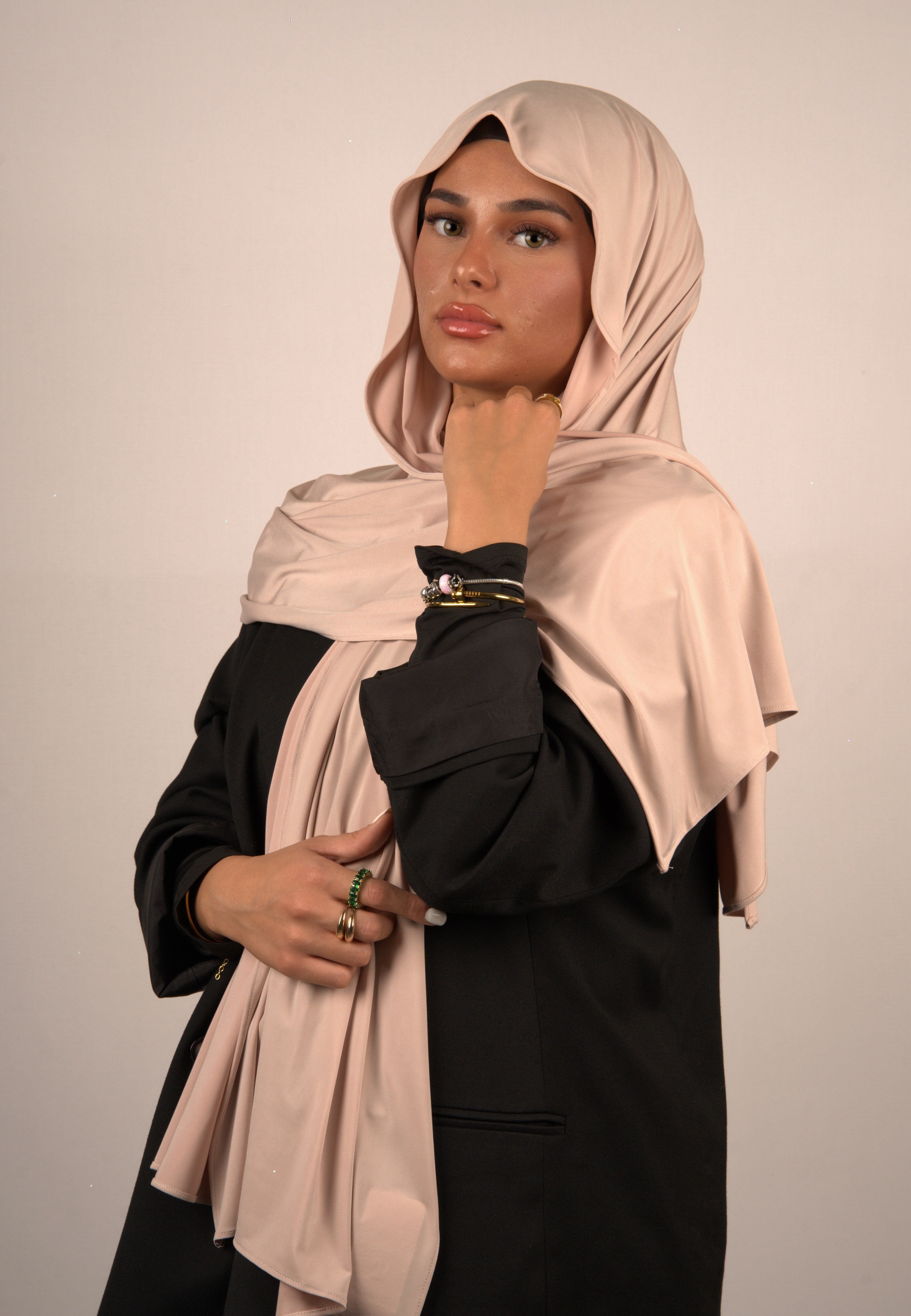 Hijab Wheat Rose

Premium Jersey Kopftuch

Lequid Hijab für Damen

Islamisches Kopftuch in Rosé-Beige

Eleganter Basörtü Hijab

Modest Wear Schal

Alltagstauglicher Hijab

Kopftuch in Nude-Rosa

Weiches Jersey-Tuch für Musliminnen

Lequid Modest Fashion